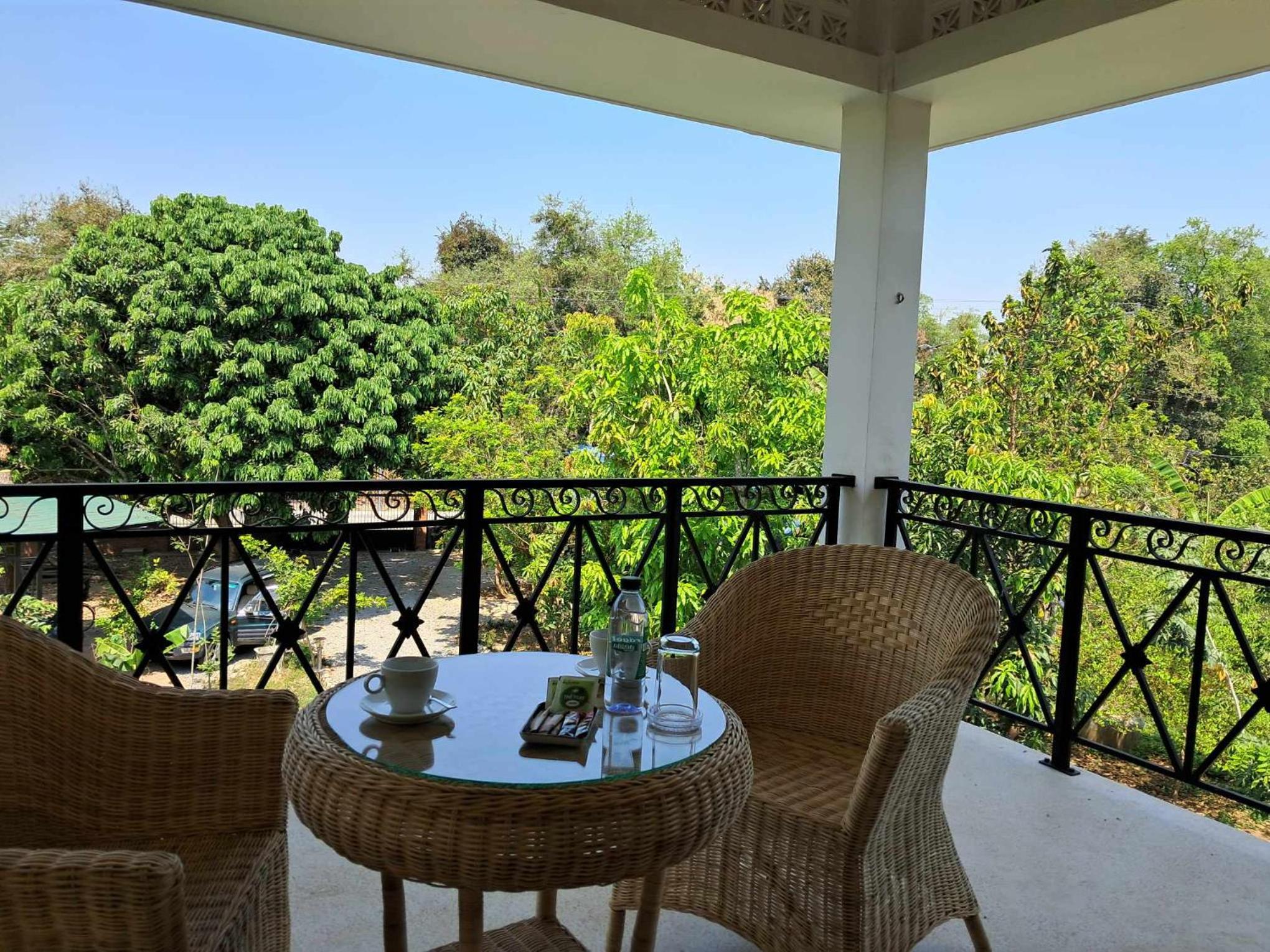 La maison bleue BTB view 5