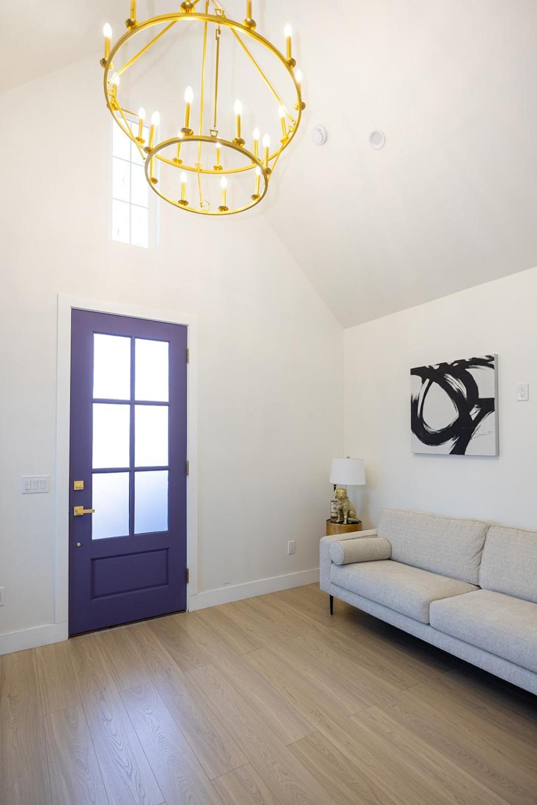 Hollywood Family Nest in Burbank, Steps to Studios!
