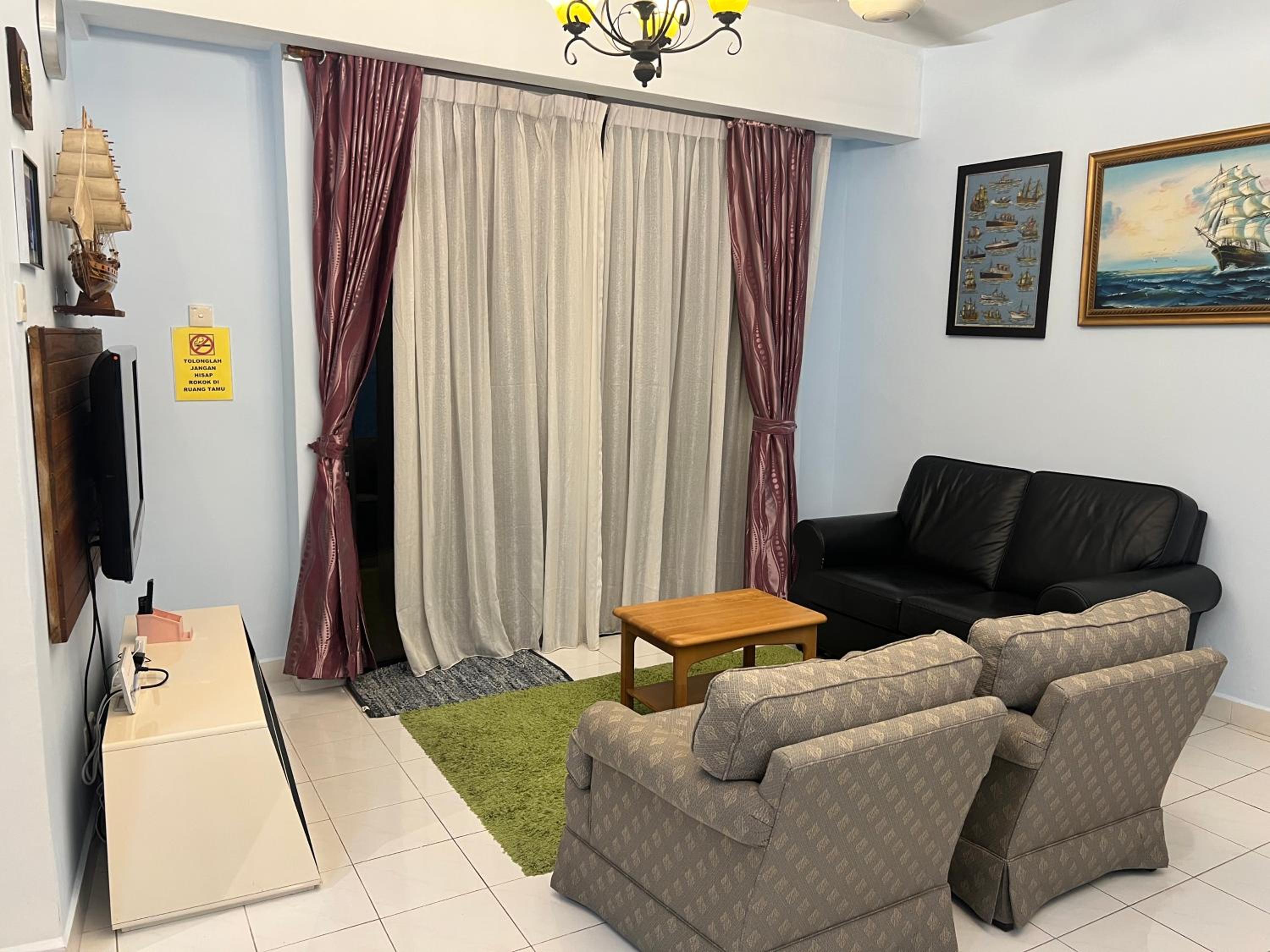 Sevenseas Marina Crescent photo 8