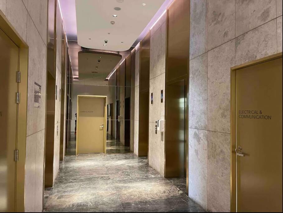 Luxious Startling waterview highrise Condo
