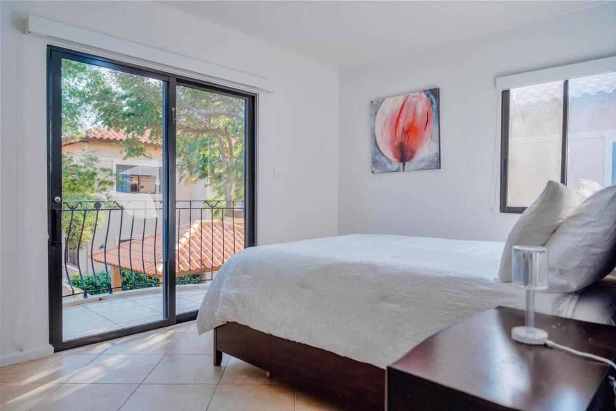 Gold coast elegance with private pool