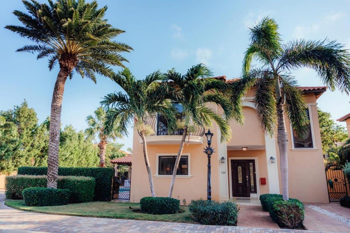 Gold coast elegance with private pool