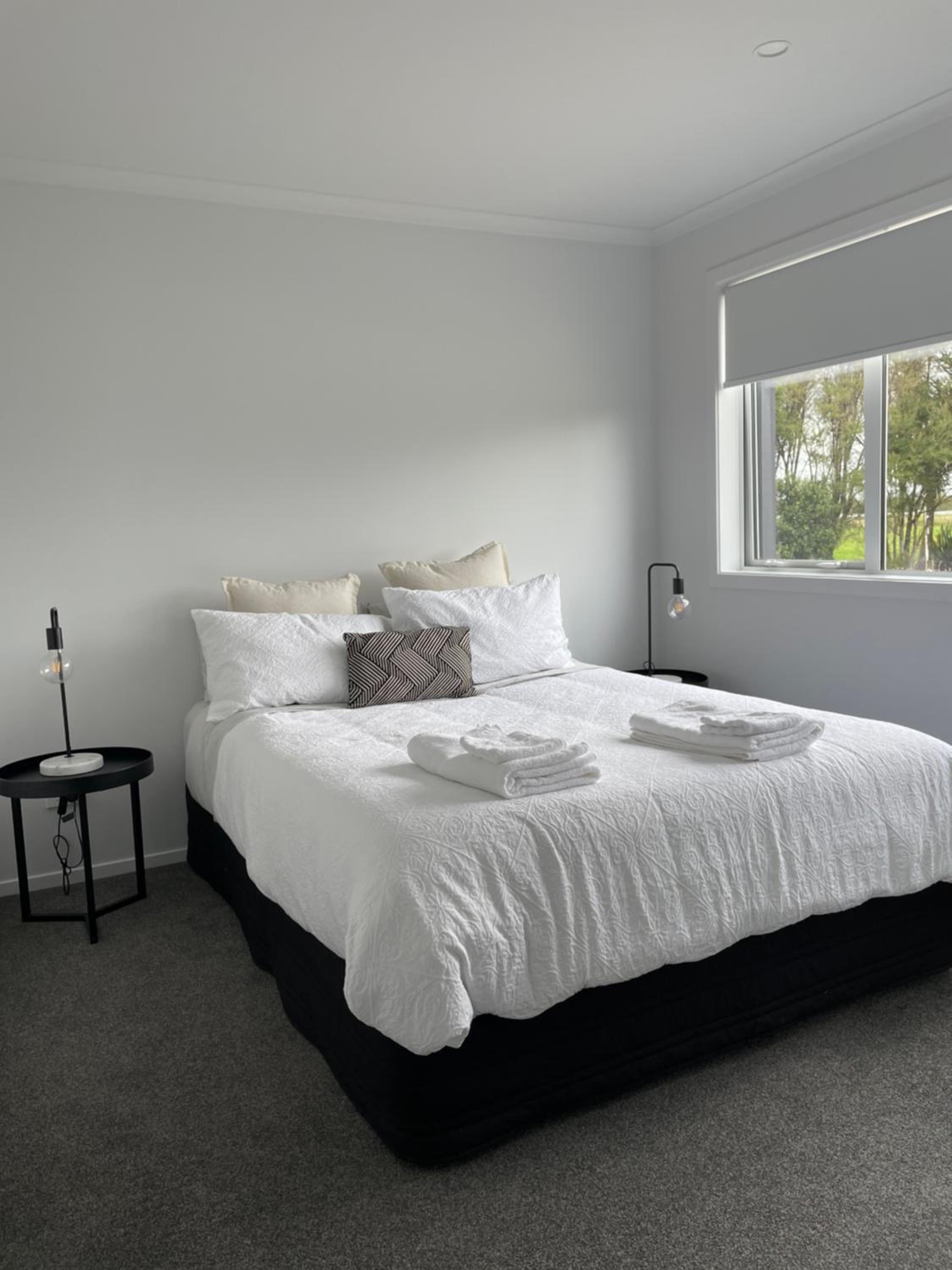 Modern and new house view 4