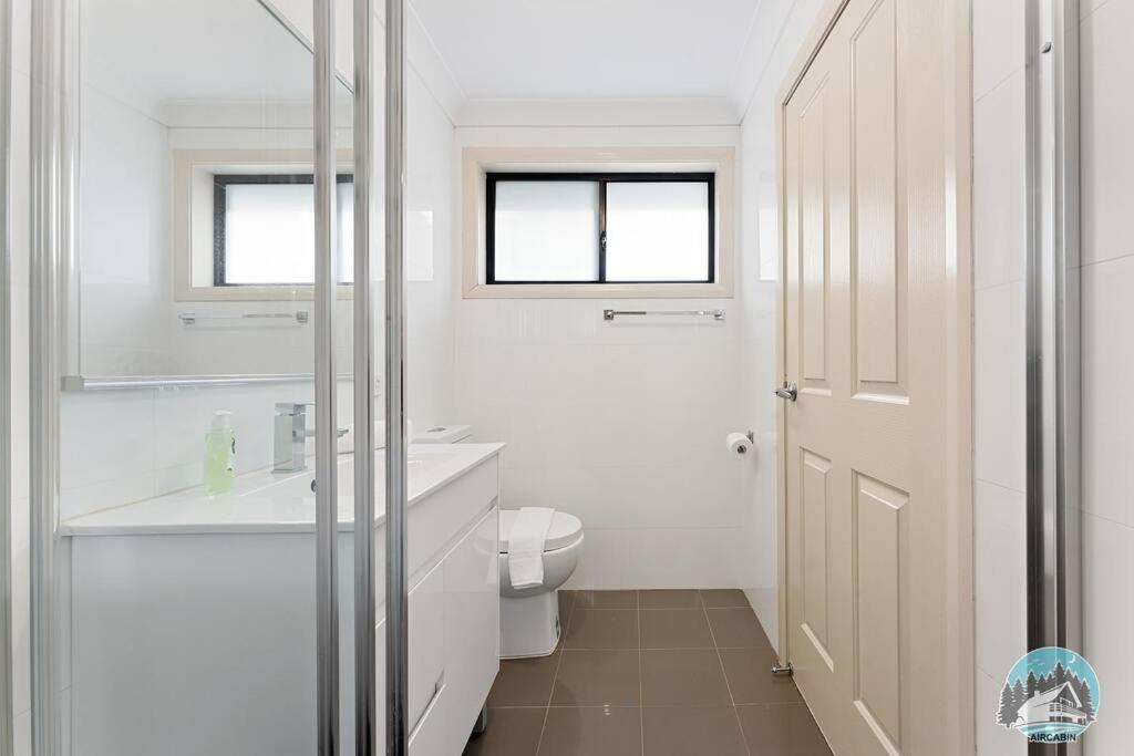 Aircabin - Carlingford - Sydney - 4 Beds House