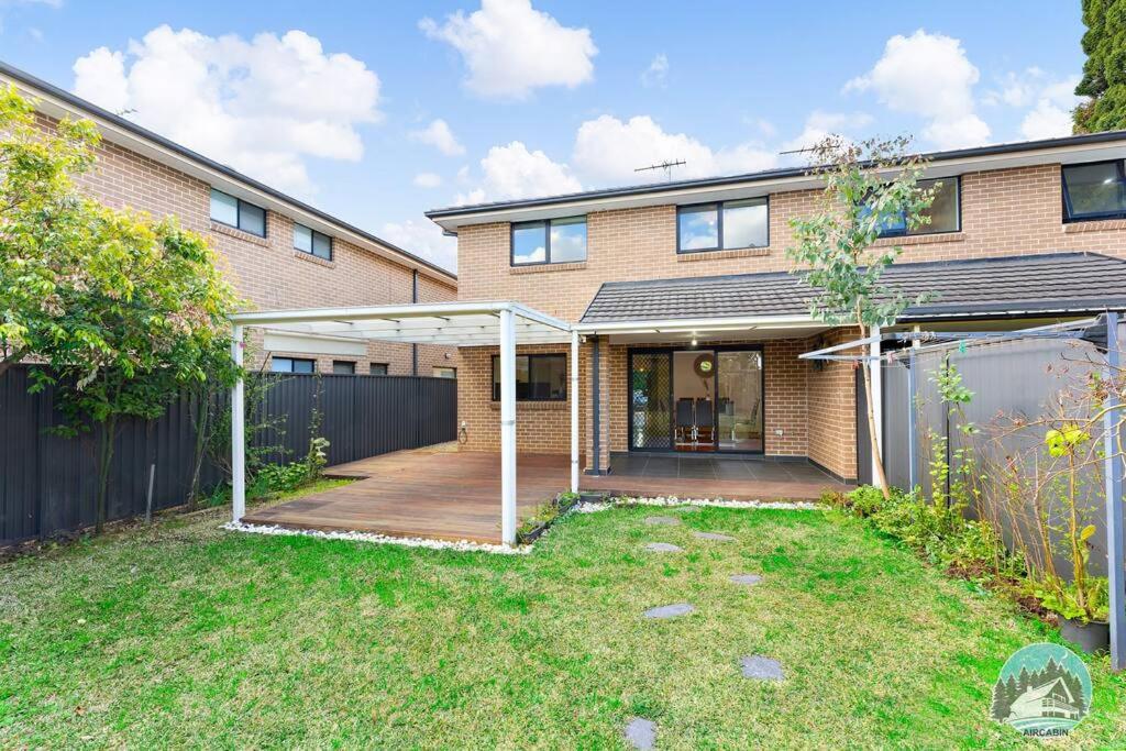 Aircabin - Carlingford - Sydney - 4 Beds House
