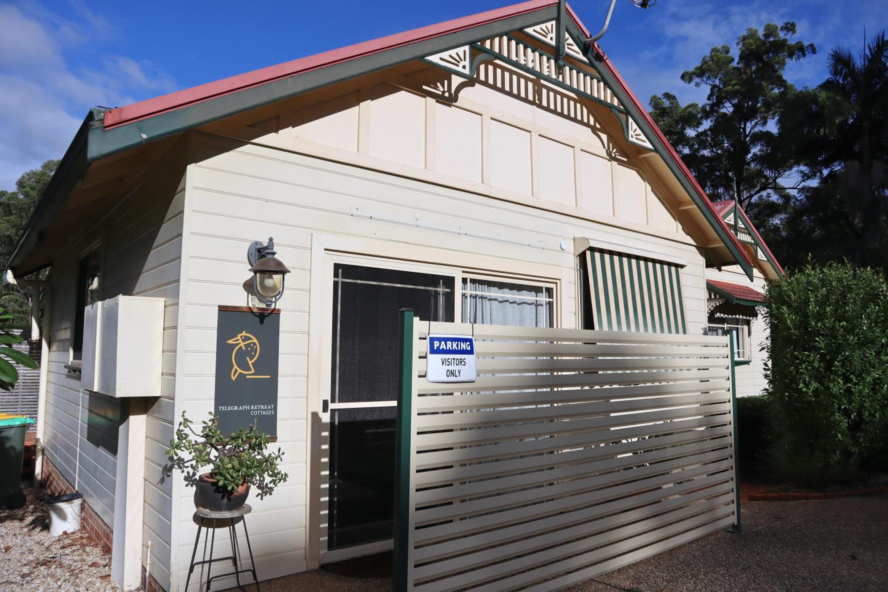 Telegraph Retreat Cottages