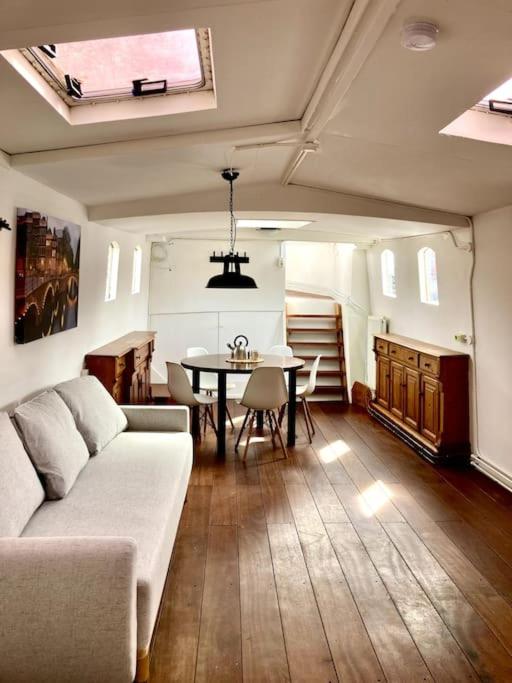 Prague on Boat, Privat Pier, Free Parking