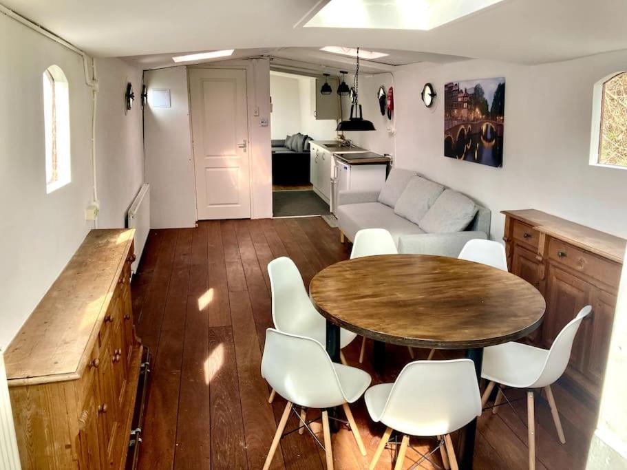 Prague on Boat, Privat Pier, Free Parking