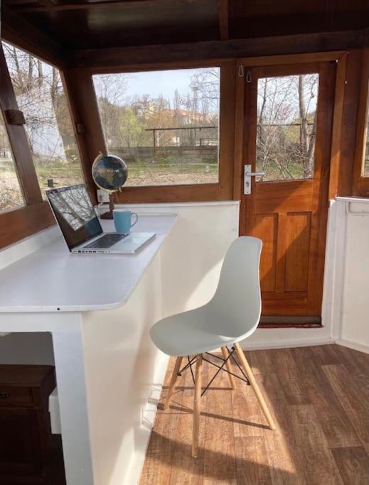 Prague on Boat, Privat Pier, Free Parking