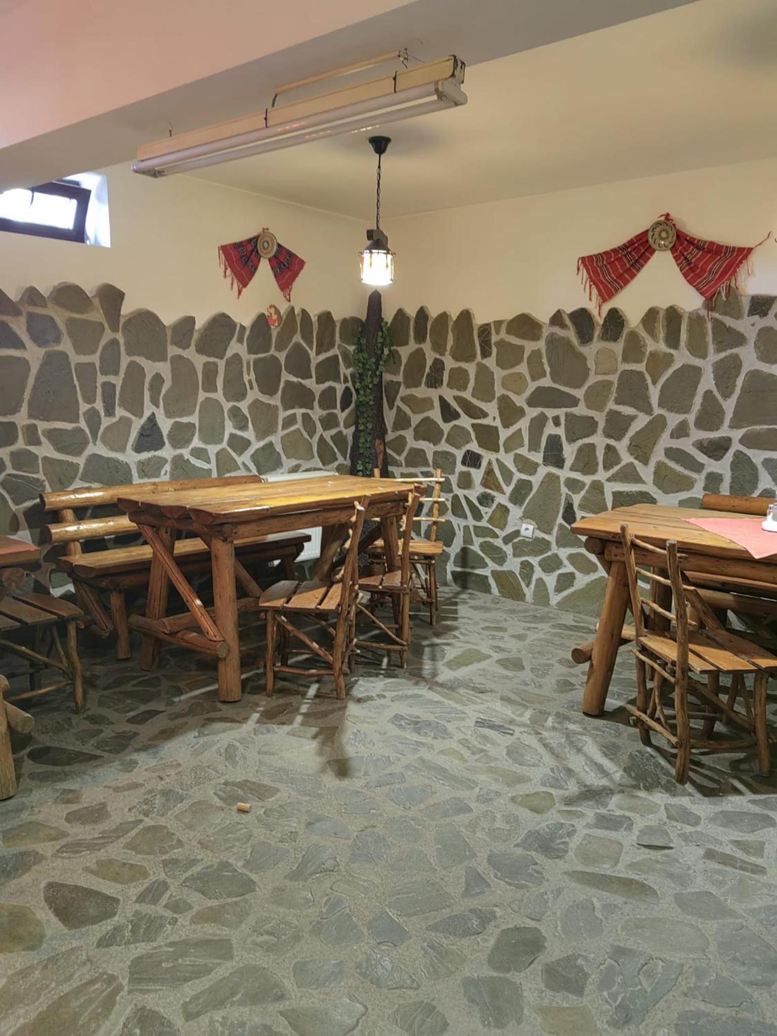 Pensiunea Cabana Veverita Valea Doftanei