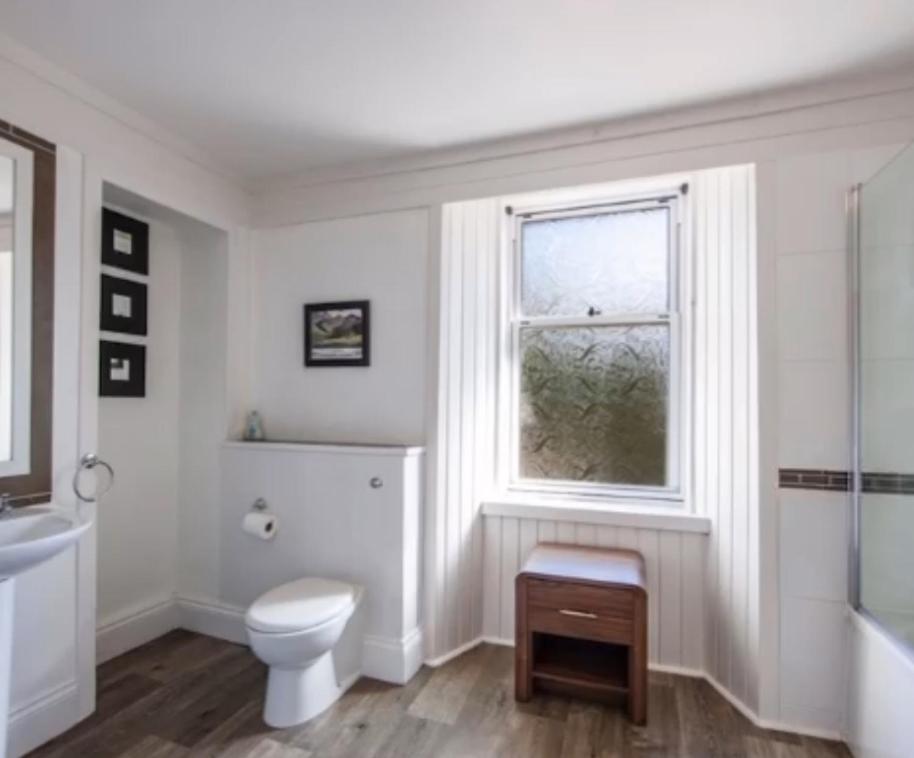 Room 1, Loch Etive House, Connel near Oban view 5