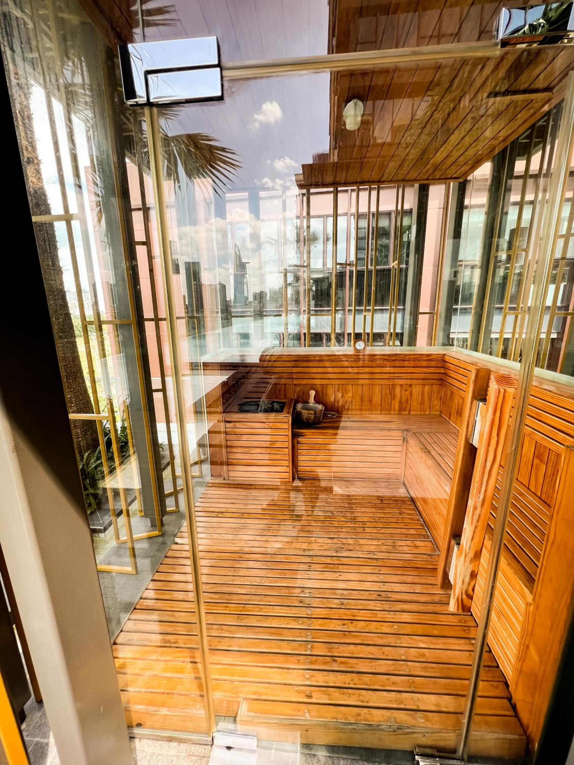 Metropole Luxury Apartment 96 Gym City Center, Infinity Pool