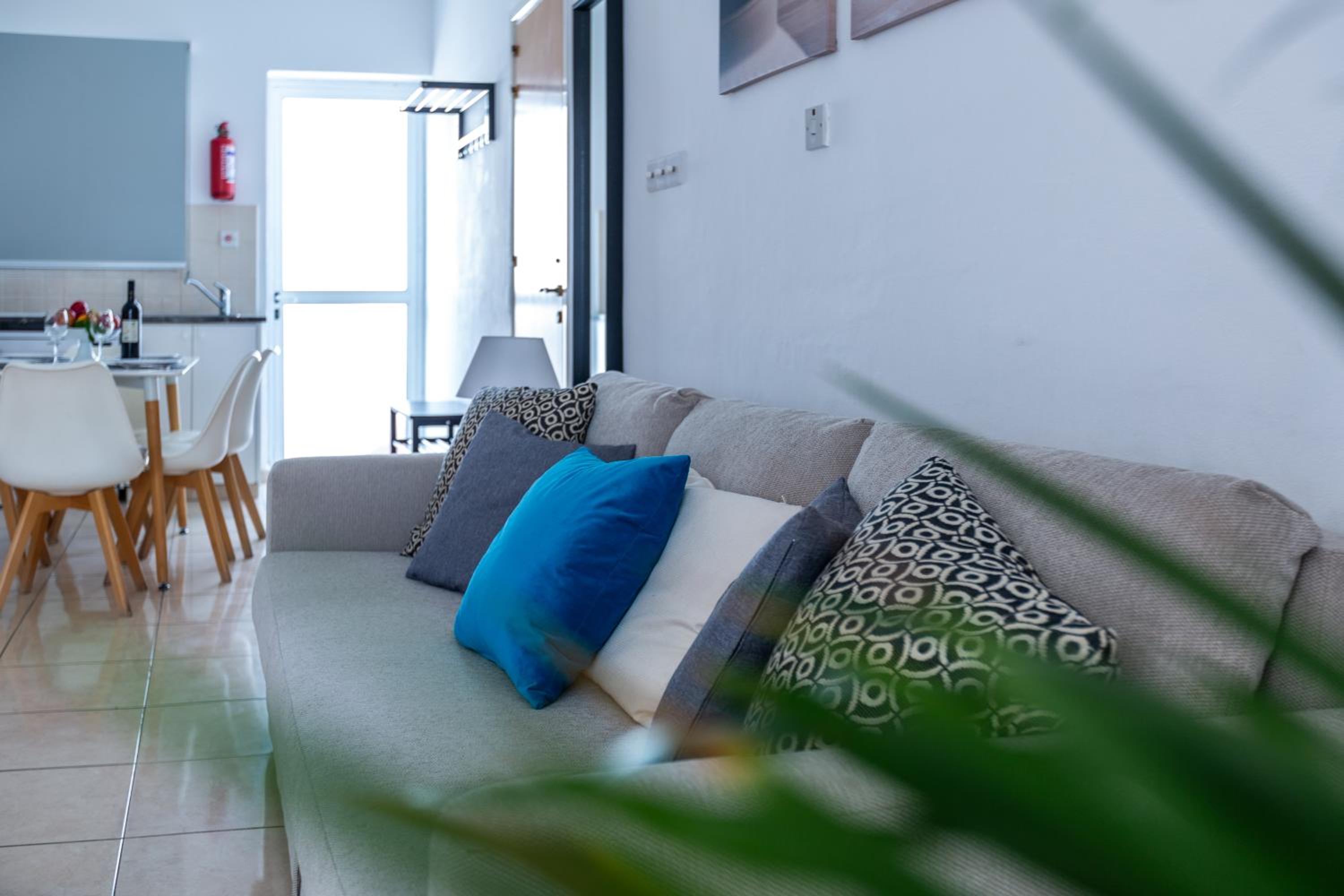 Just renovated beautiful 2 bed apartment in Paphos 5 min drive to the beach