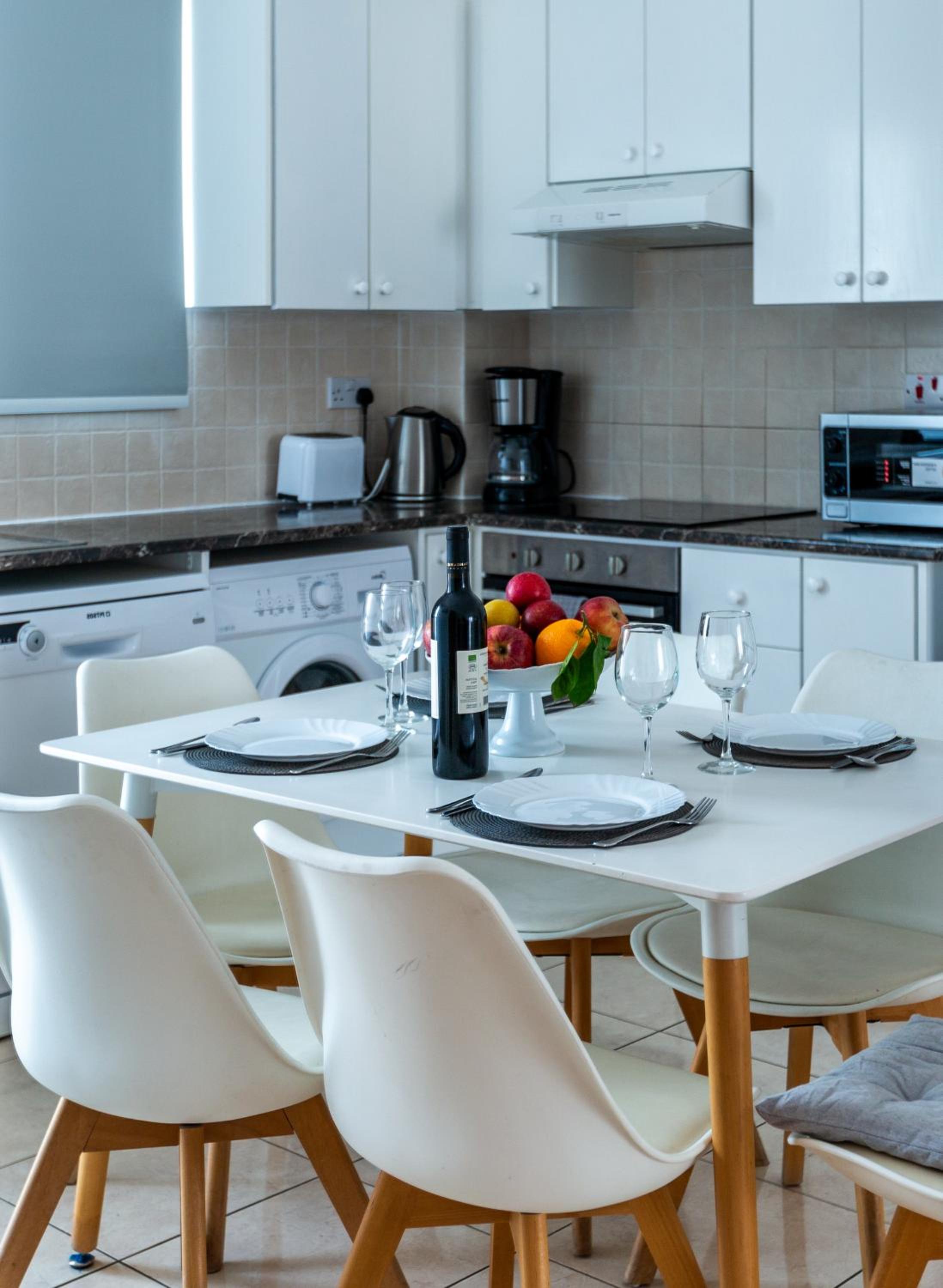 Just renovated beautiful 2 bed apartment in Paphos 5 min drive to the beach