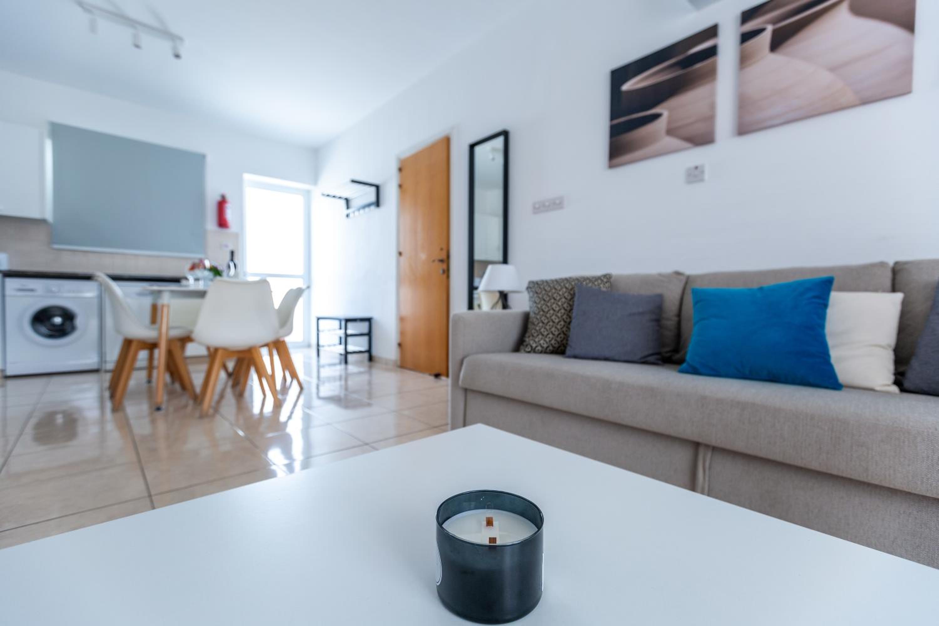 Just renovated beautiful 2 bed apartment in Paphos 5 min drive to the beach
