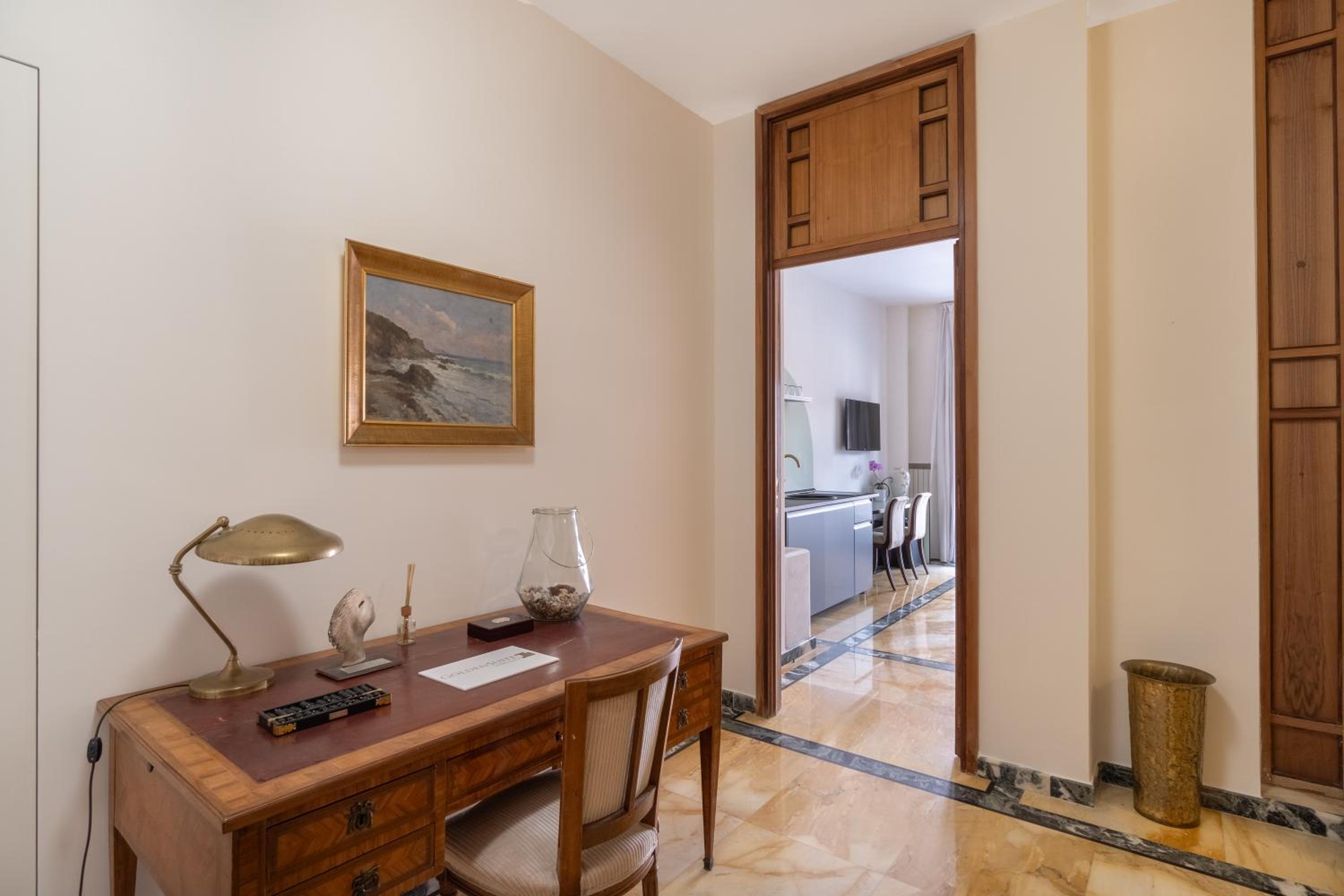 Starhost - GOLDEN SUITE en Salerno — hotel room