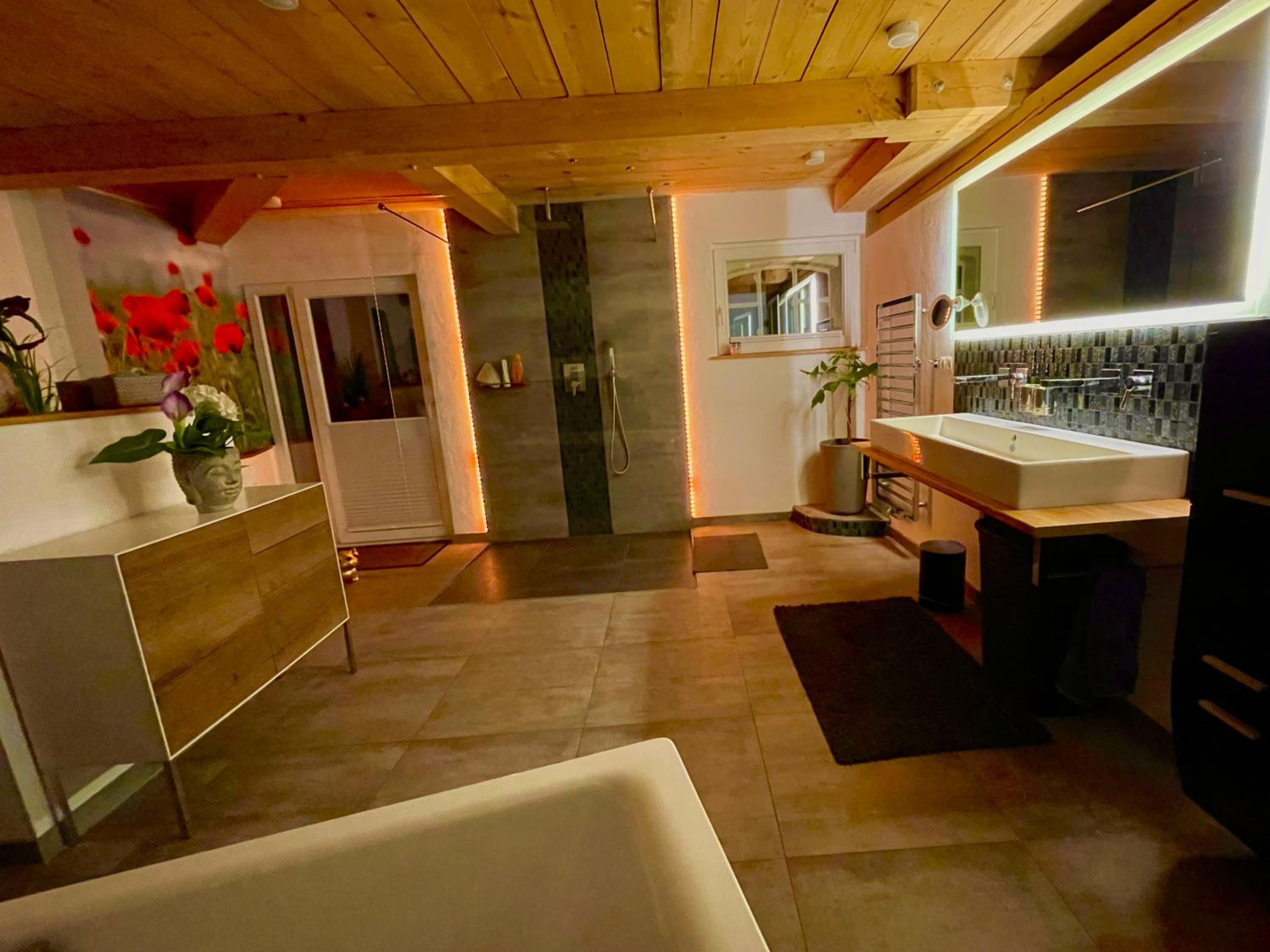 Ferienwohnung mit Luxusbad, Terrasse Ostseenähe