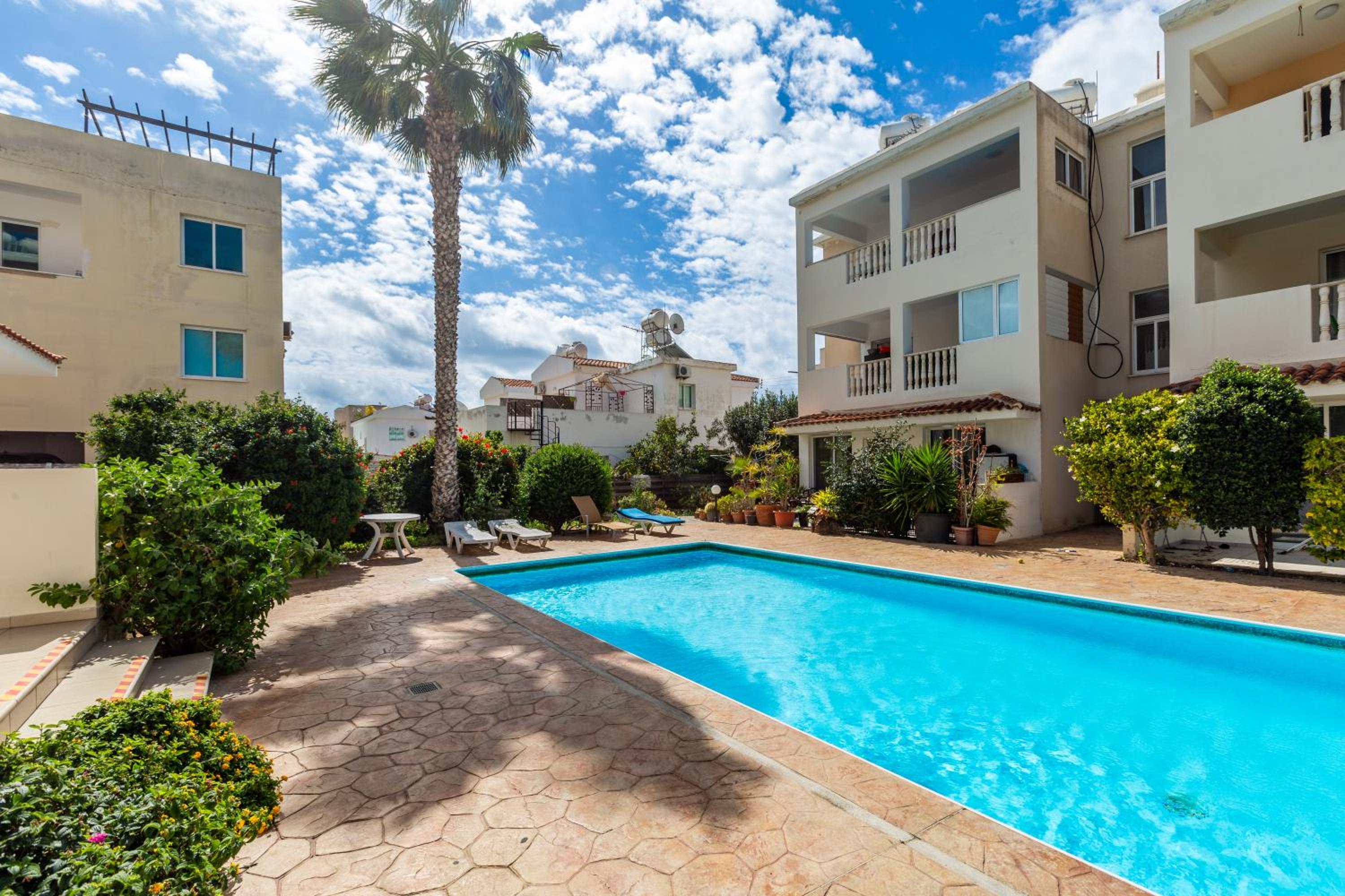 Just renovated beautiful 2 bed apartment in Paphos 5 min drive to the beach