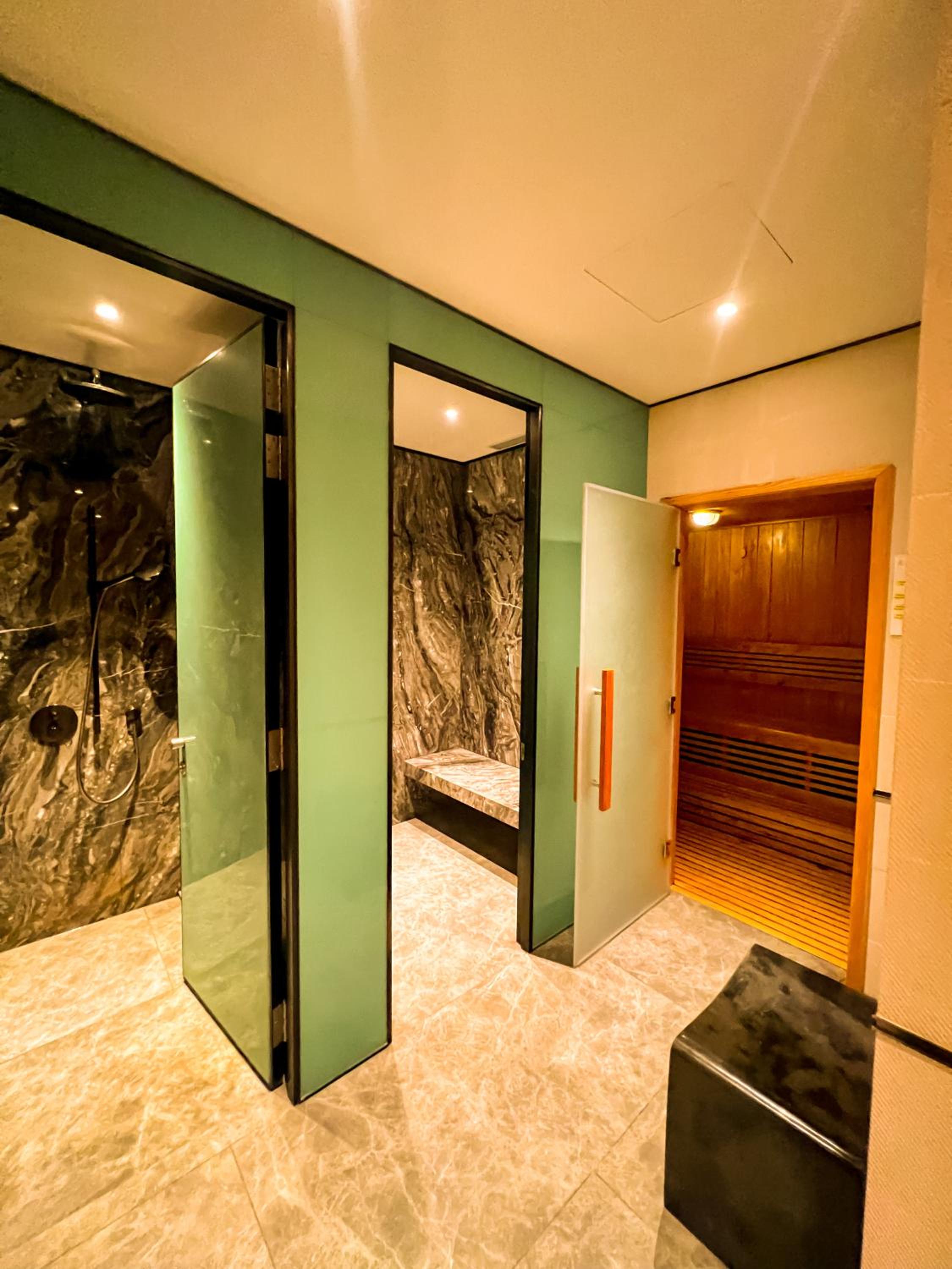 MarQ Luxury Apartment 25 Gym City Center, Infinity Pool