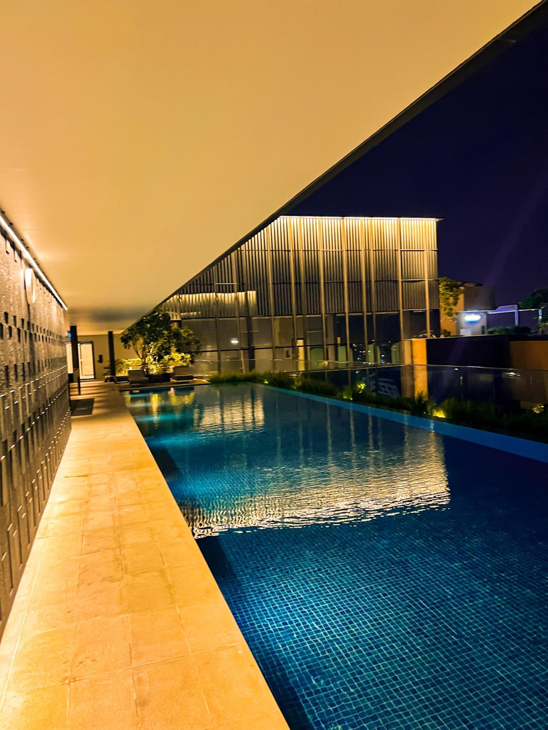 MarQ Luxury Apartment 25 Gym City Center, Infinity Pool