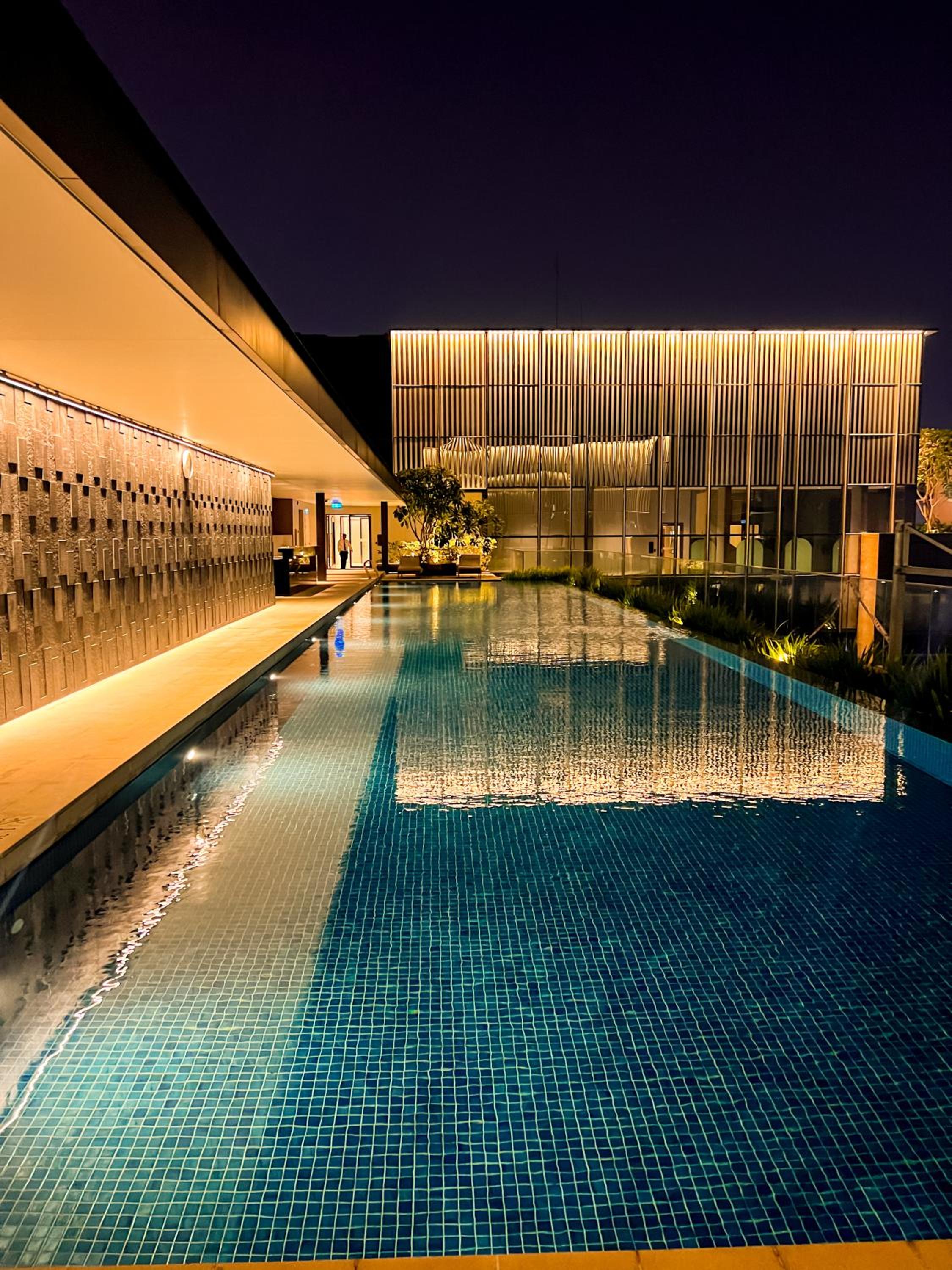 MarQ Luxury Apartment 25 Gym City Center, Infinity Pool