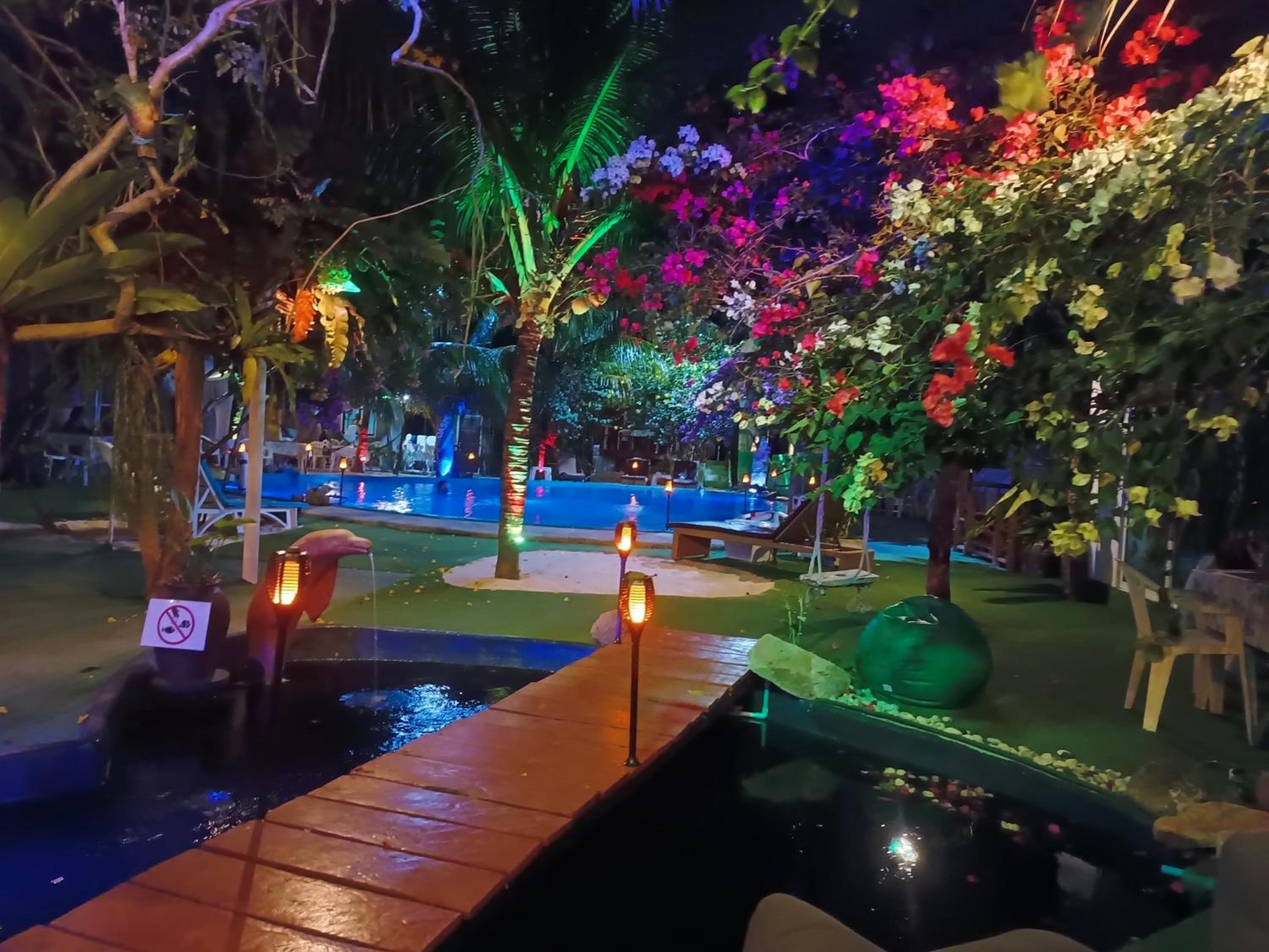 OASIS Phuket Airport