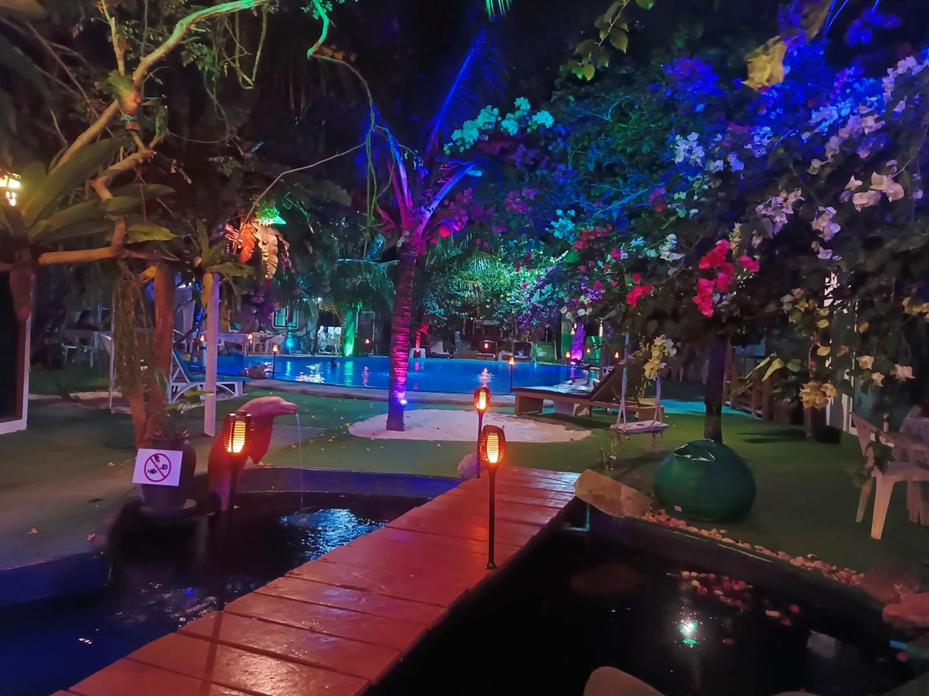 OASIS Phuket Airport