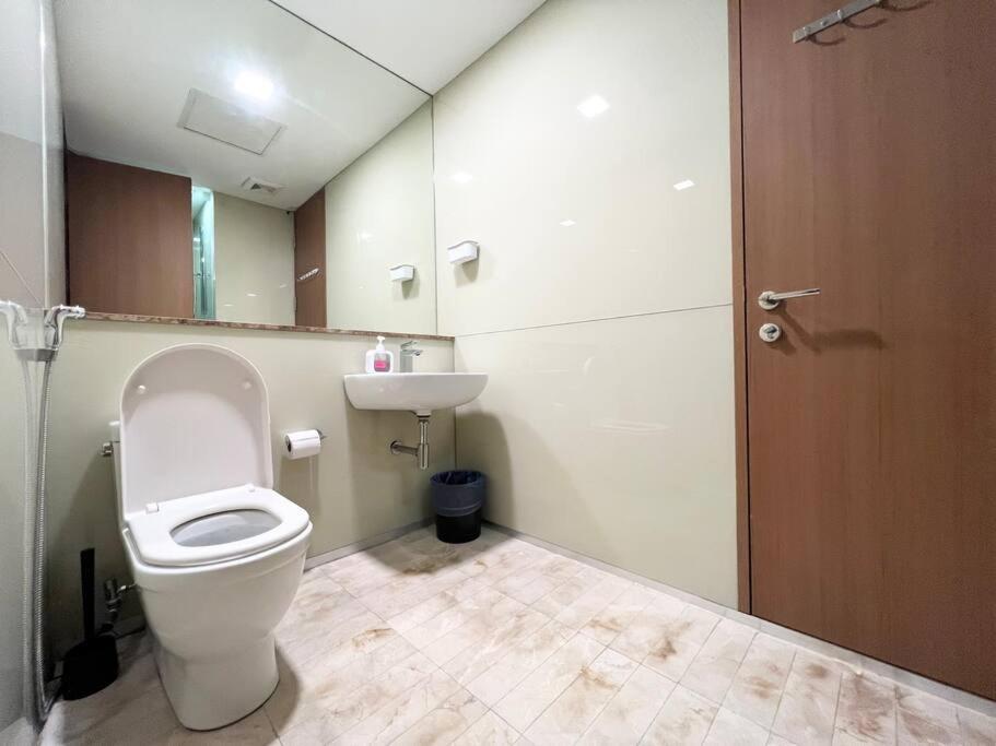 450m from Aquaria KLCC/KL ConventionCtre, 2 Beds#2