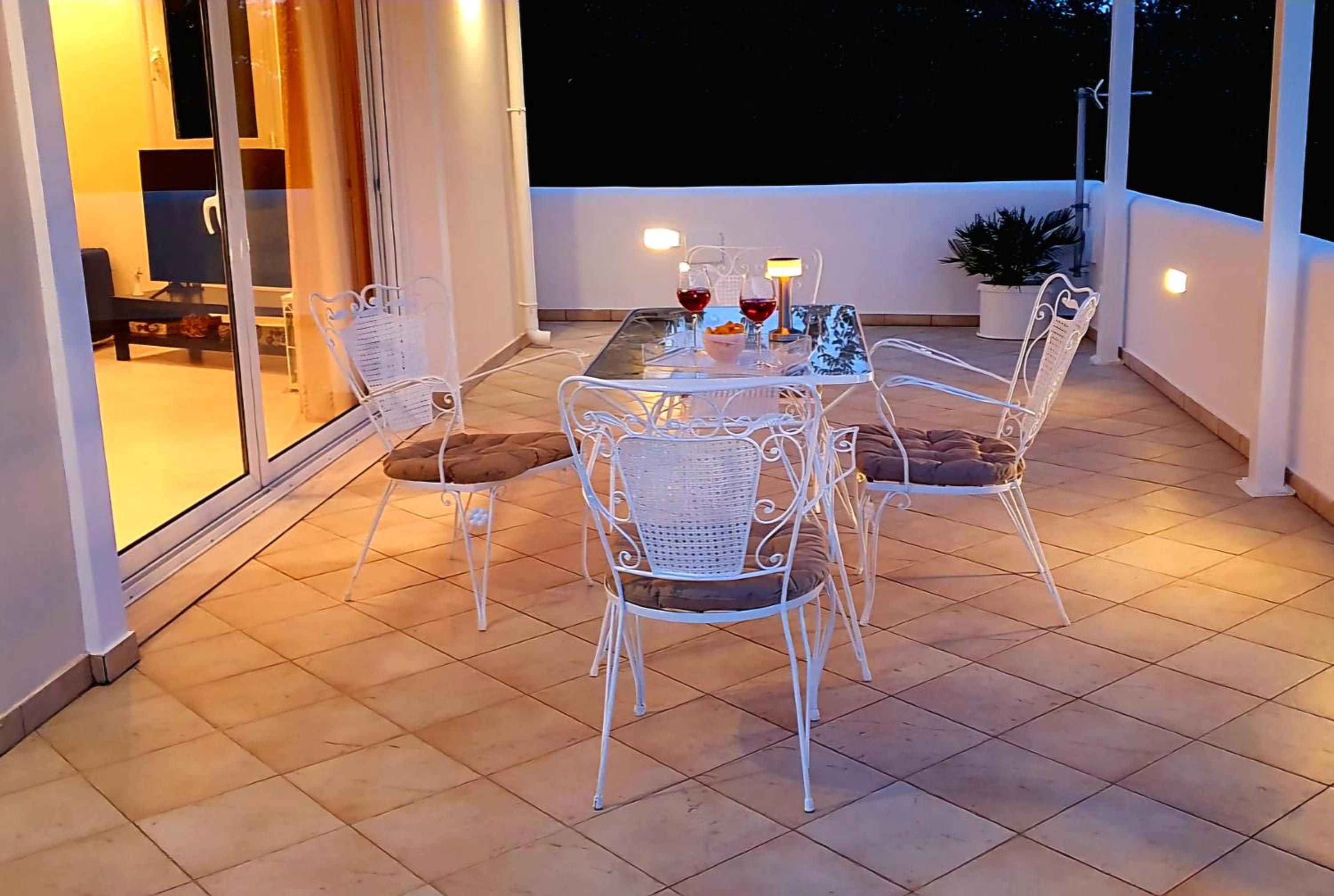 Zoe's home - stunning view photo 3