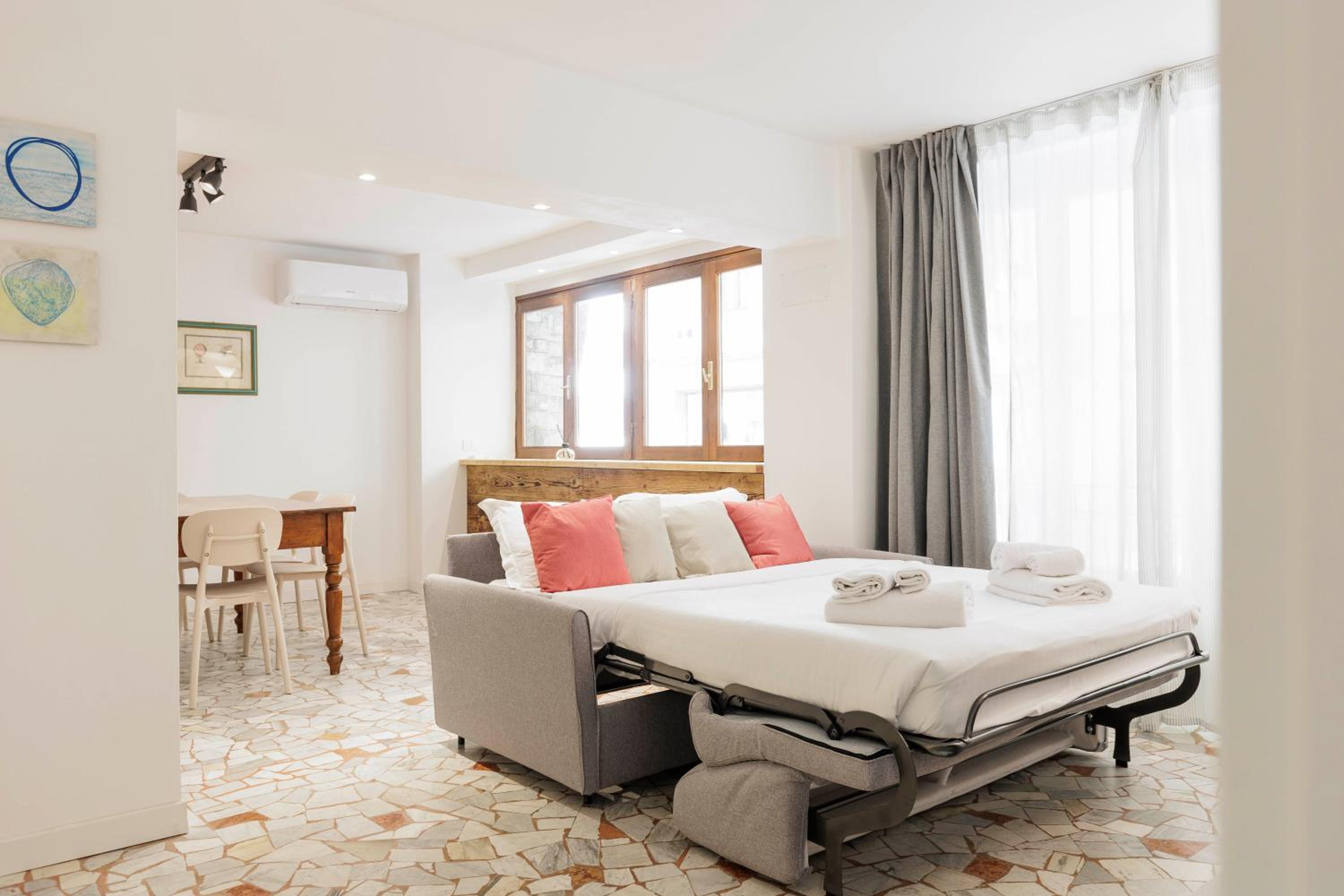 Giordano Luxury Home