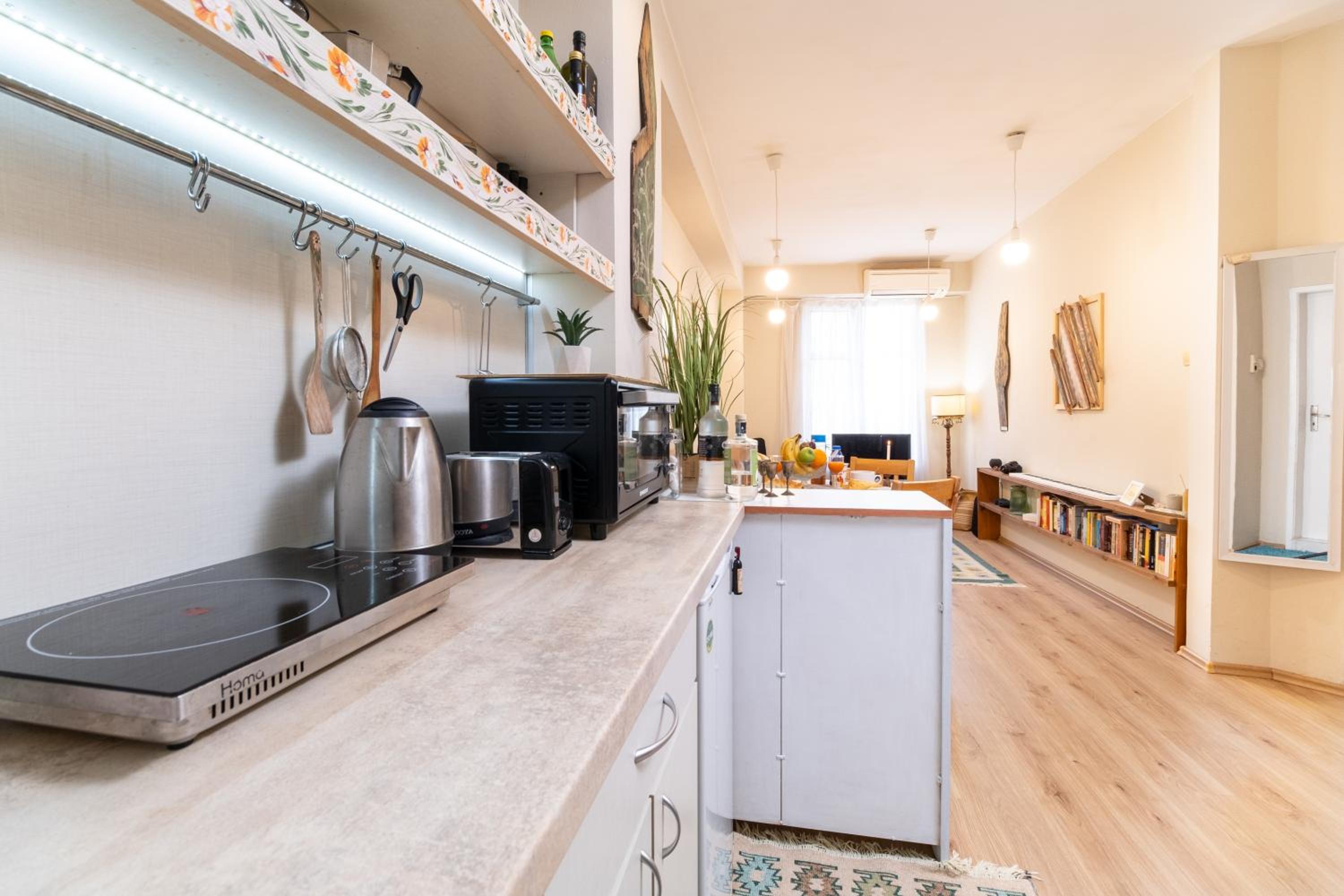 Chic Urban Getaway in City Center by Flat Mаnager