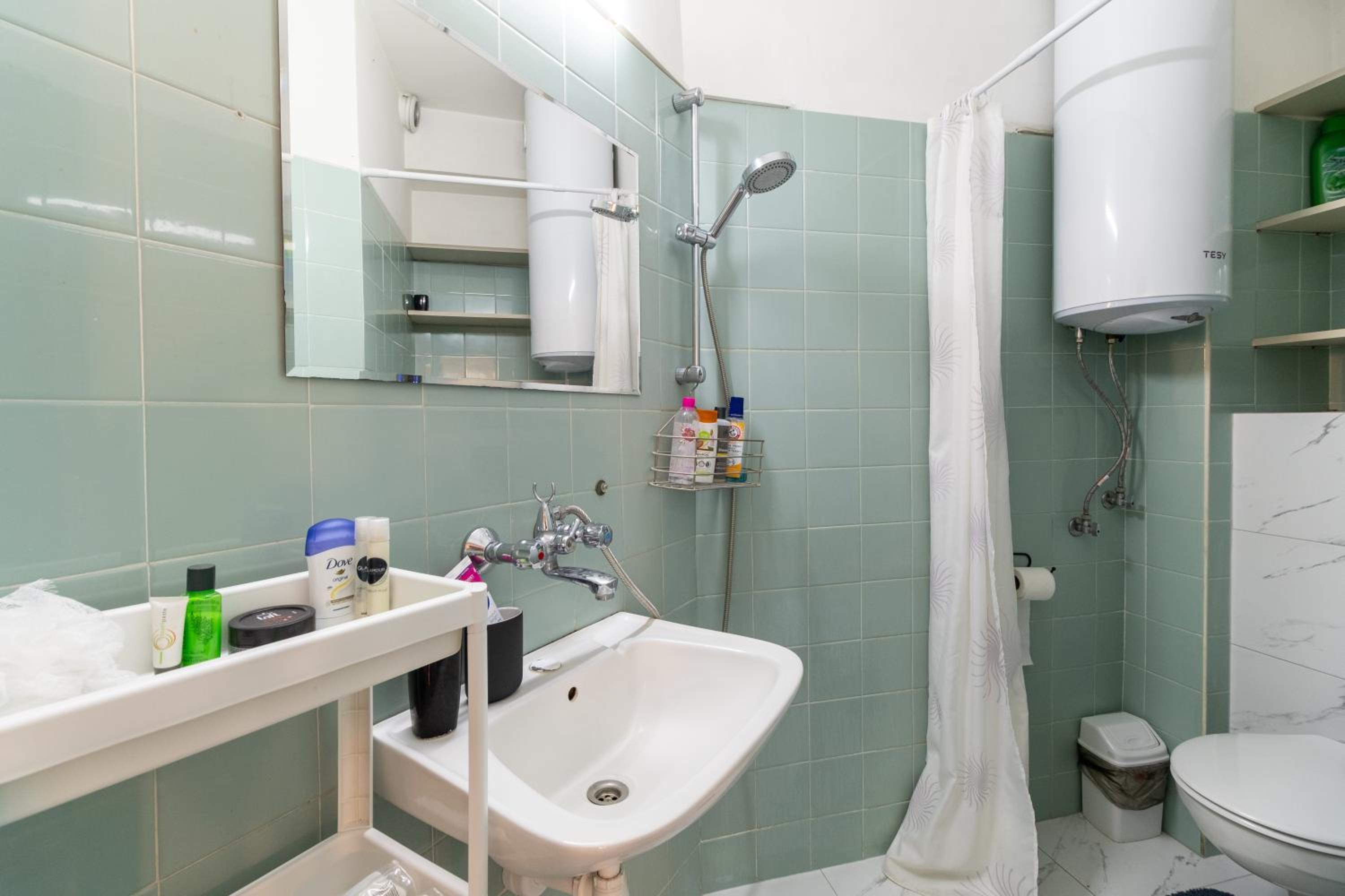 Chic Urban Getaway in City Center by Flat Mаnager