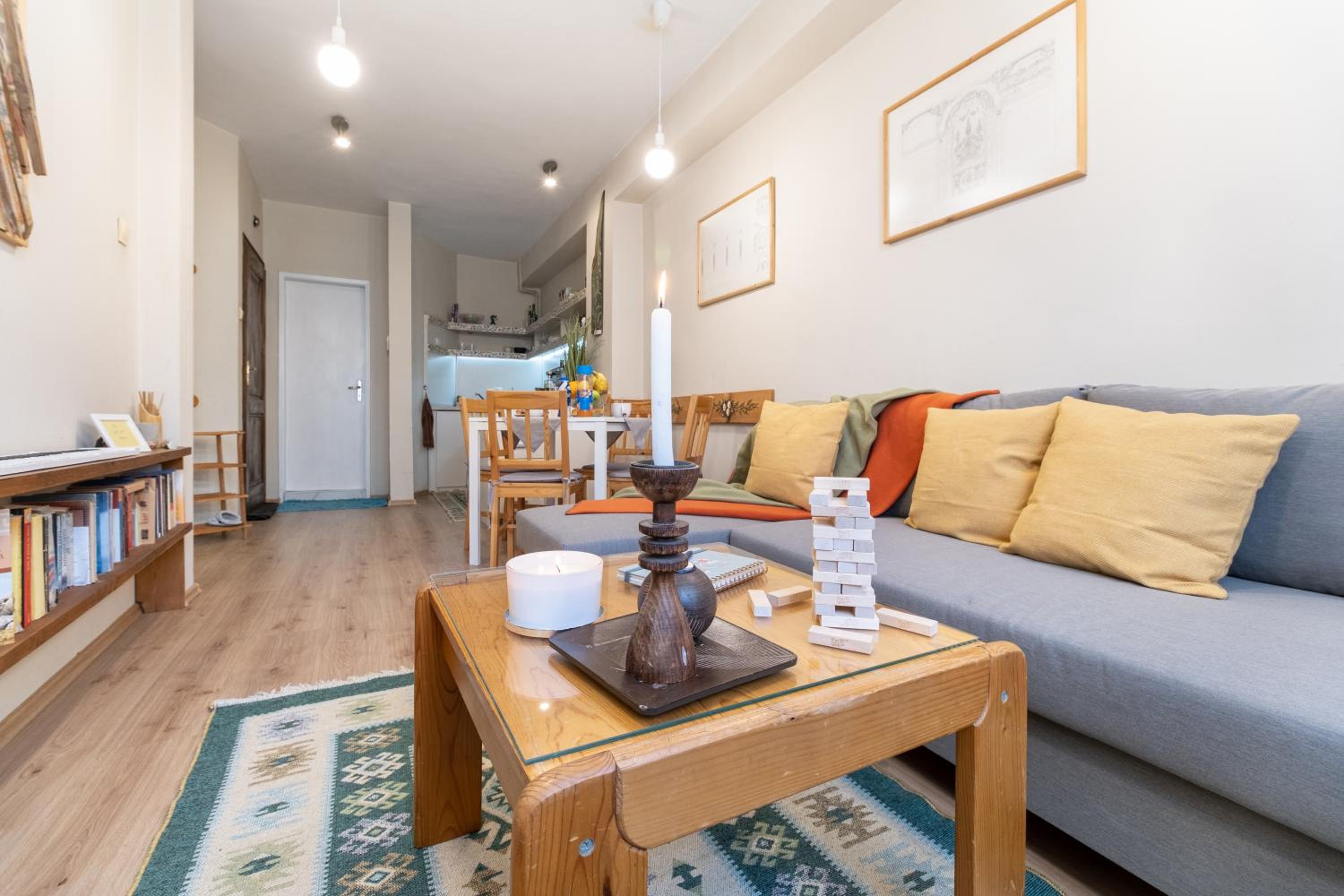Chic Urban Getaway in City Center by Flat Mаnager