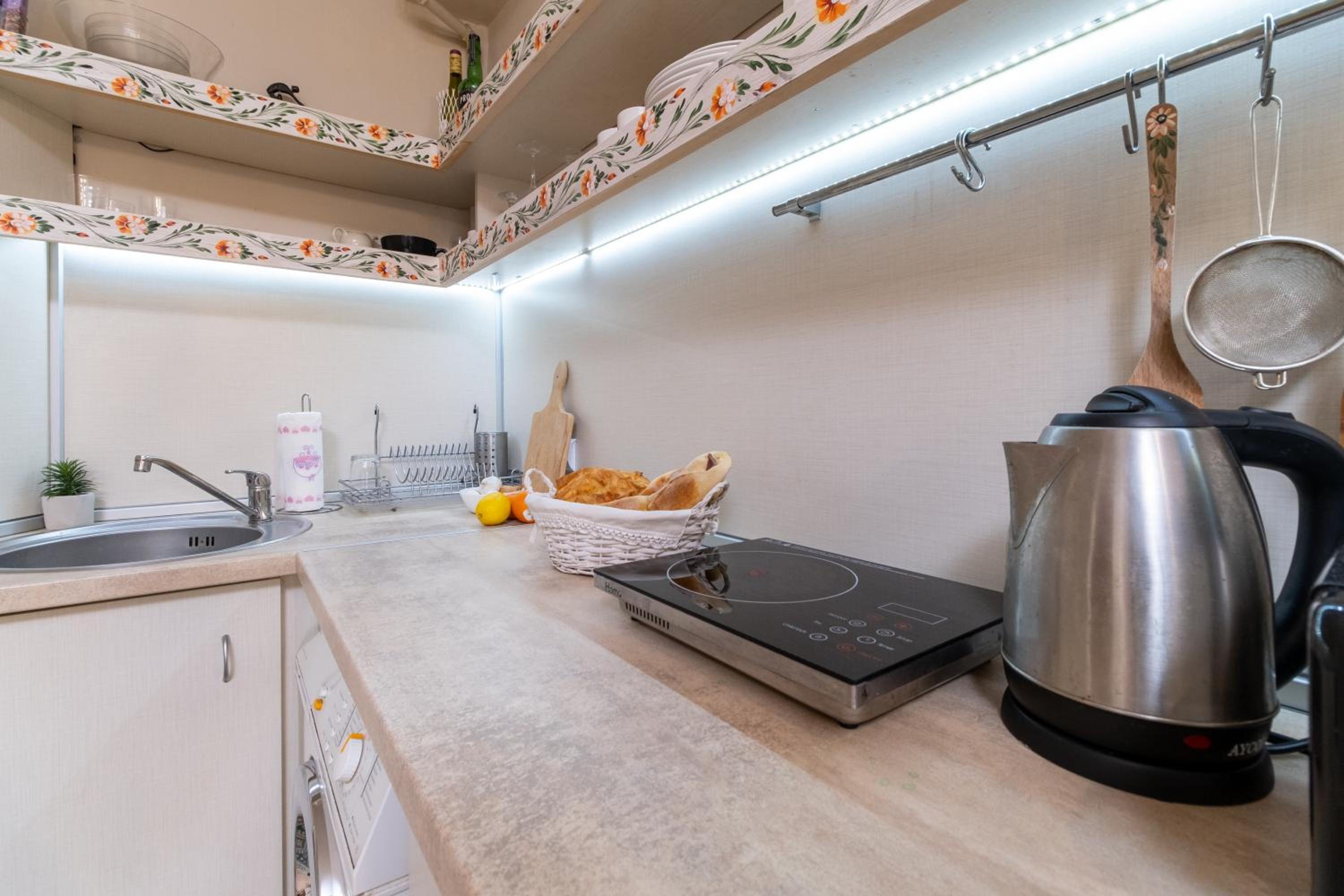 Chic Urban Getaway in City Center by Flat Mаnager