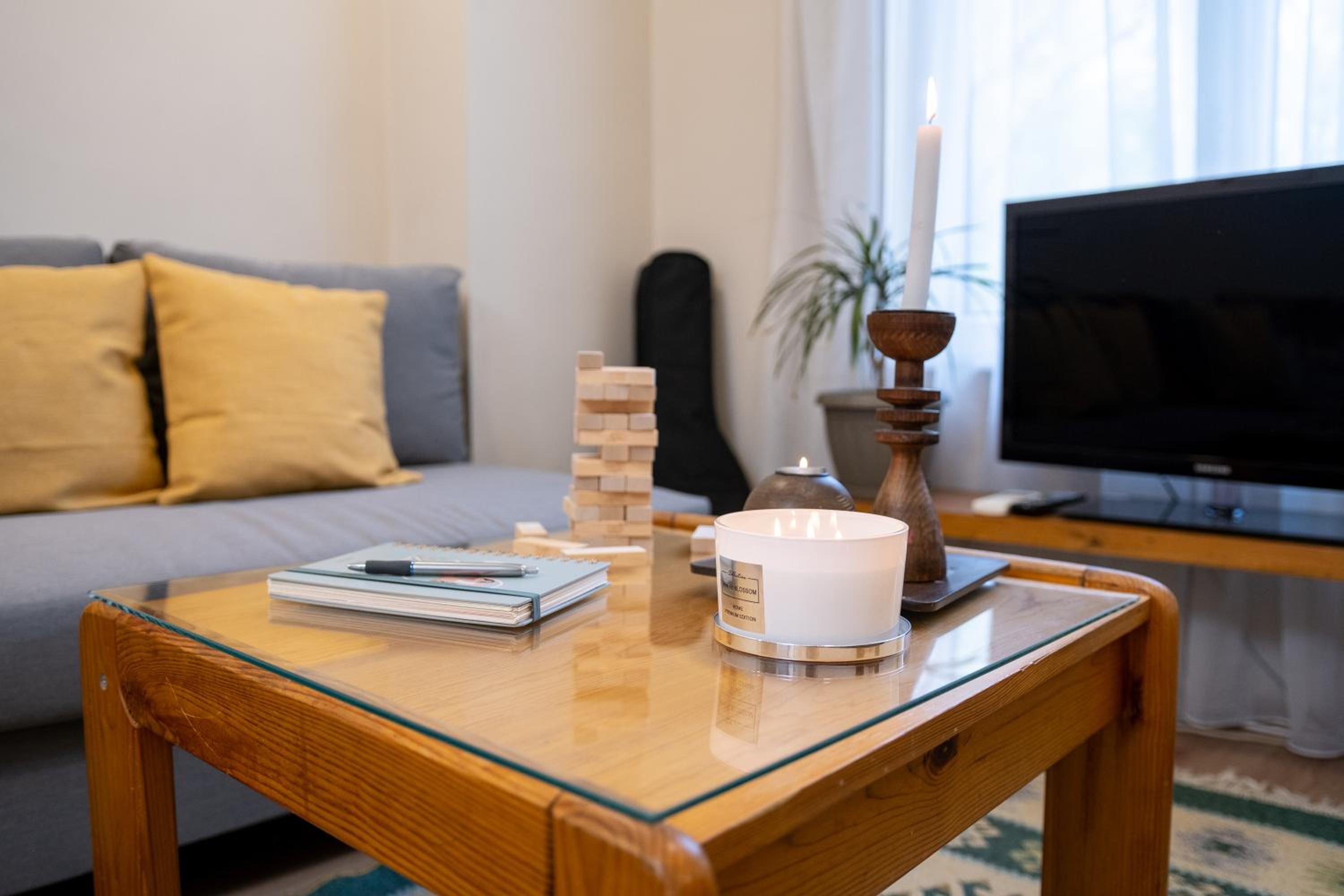 Chic Urban Getaway in City Center by Flat Mаnager