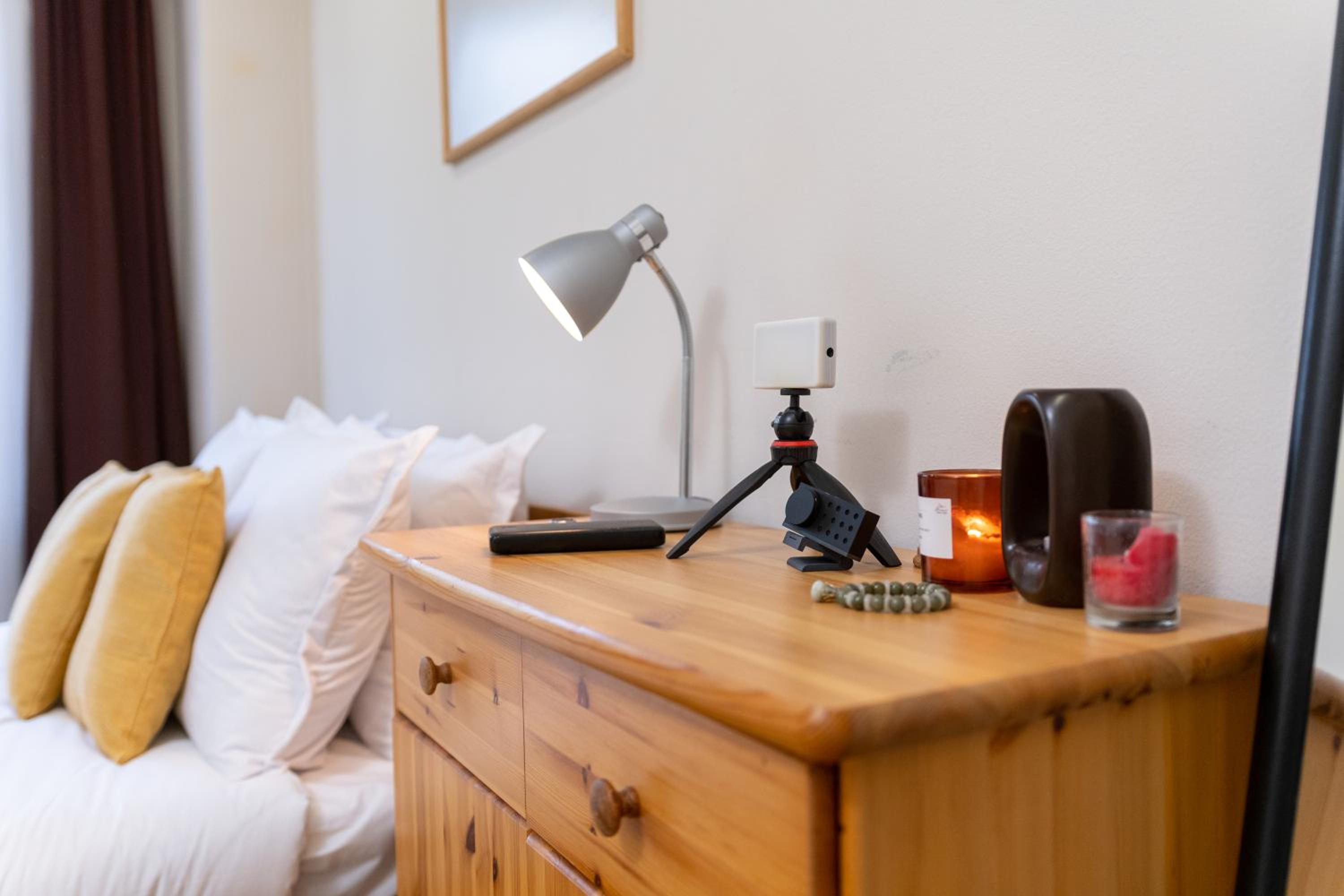 Chic Urban Getaway in City Center by Flat Mаnager