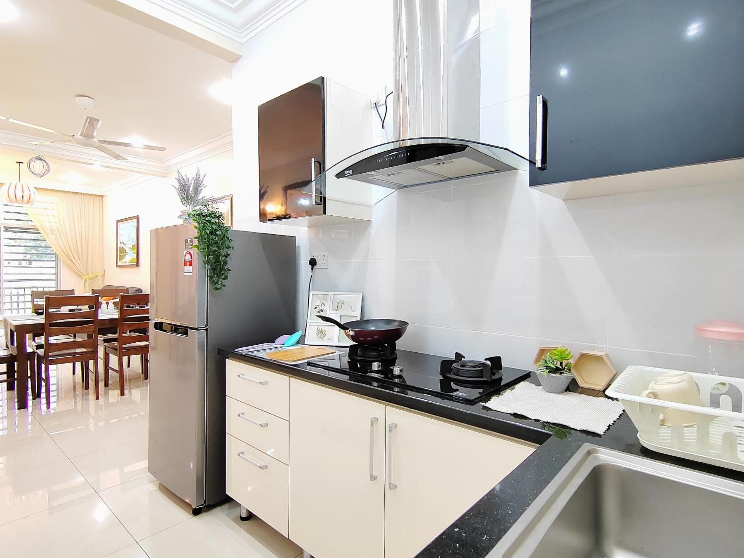 Sunway Alpine Suites near Onsen and Themepark Tambun Ipoh by IWH