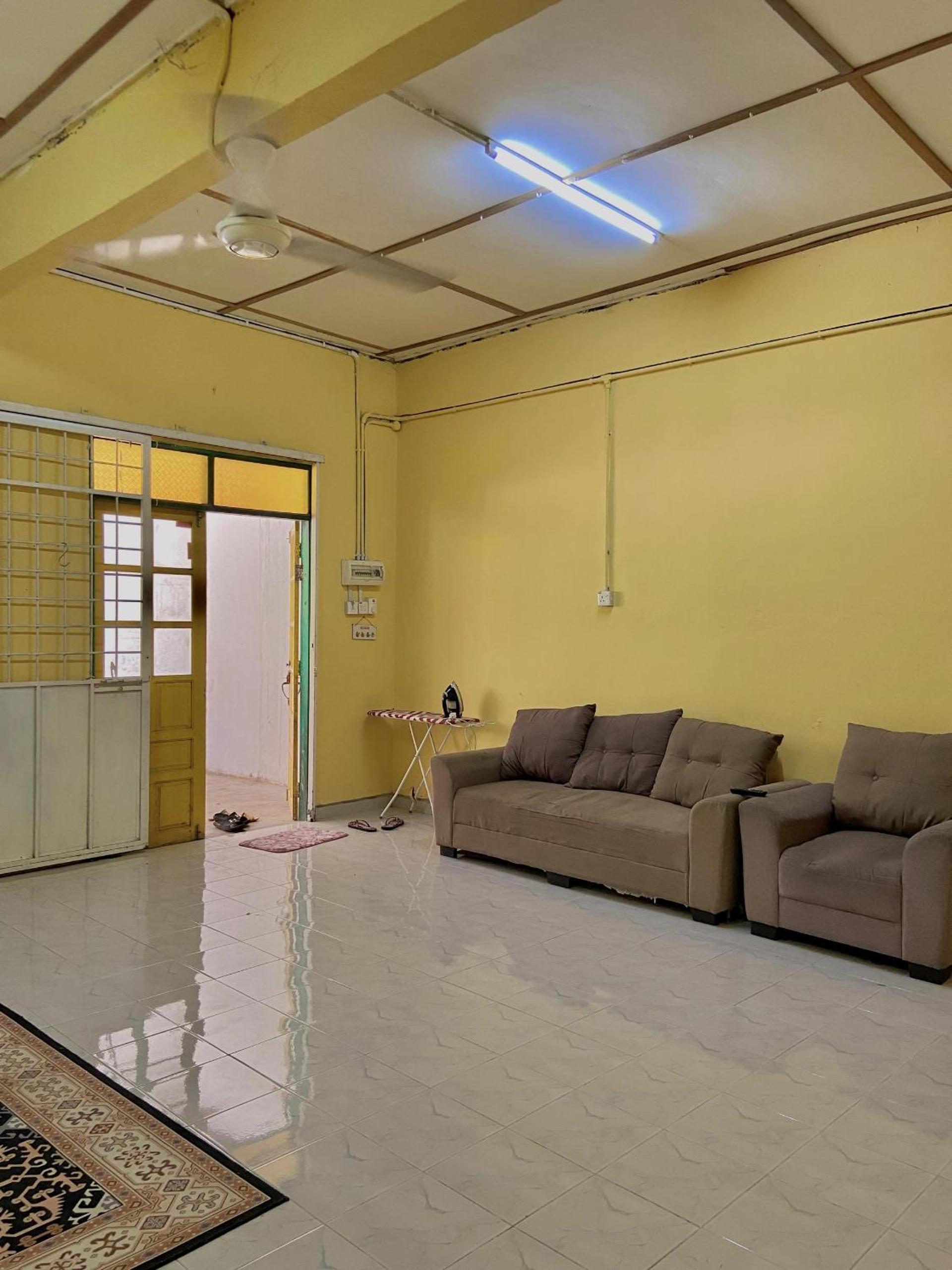 umi homestay batu buruk photo 2