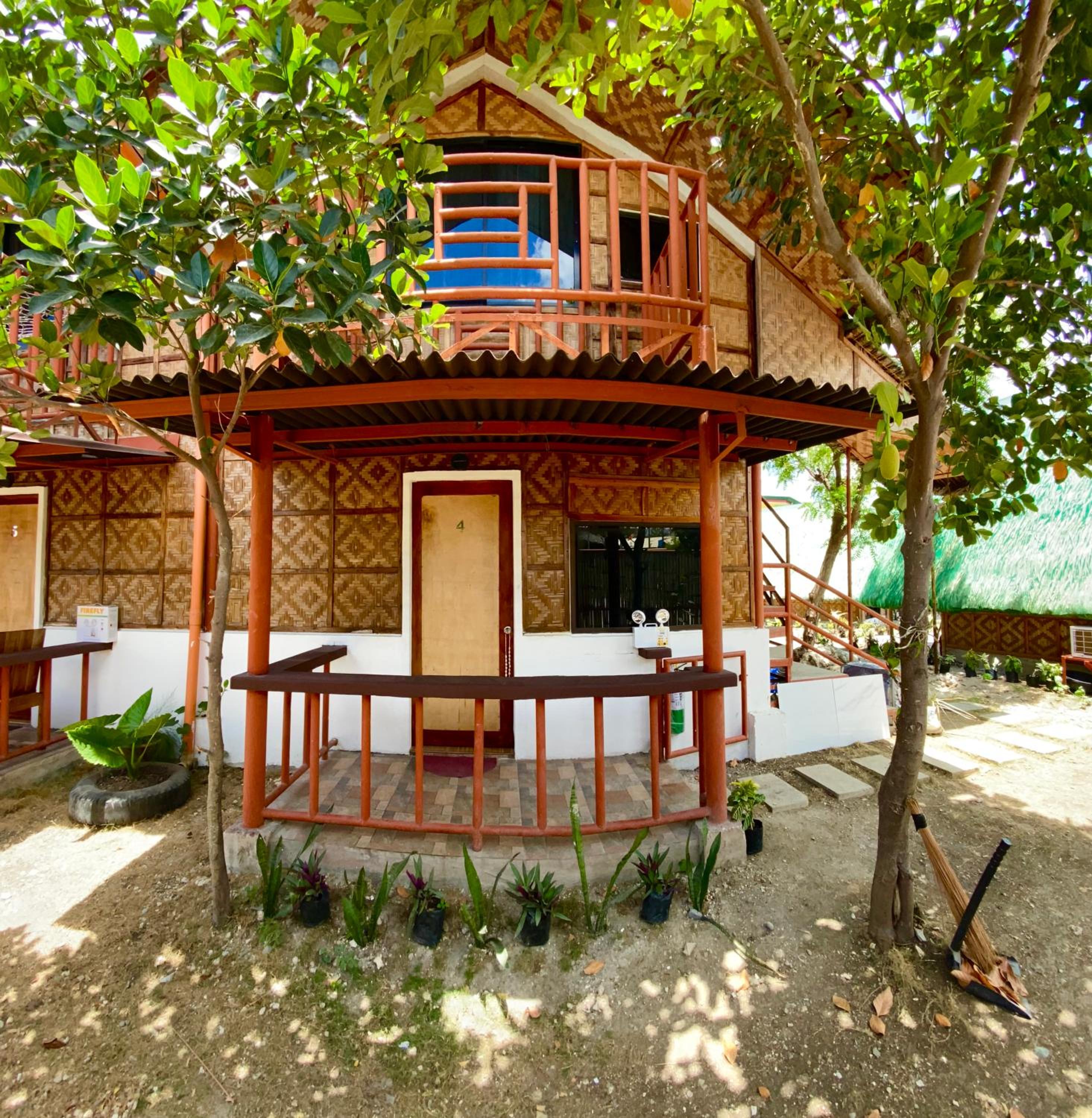 Moalboal Panagsama beach TopBudz Hostel