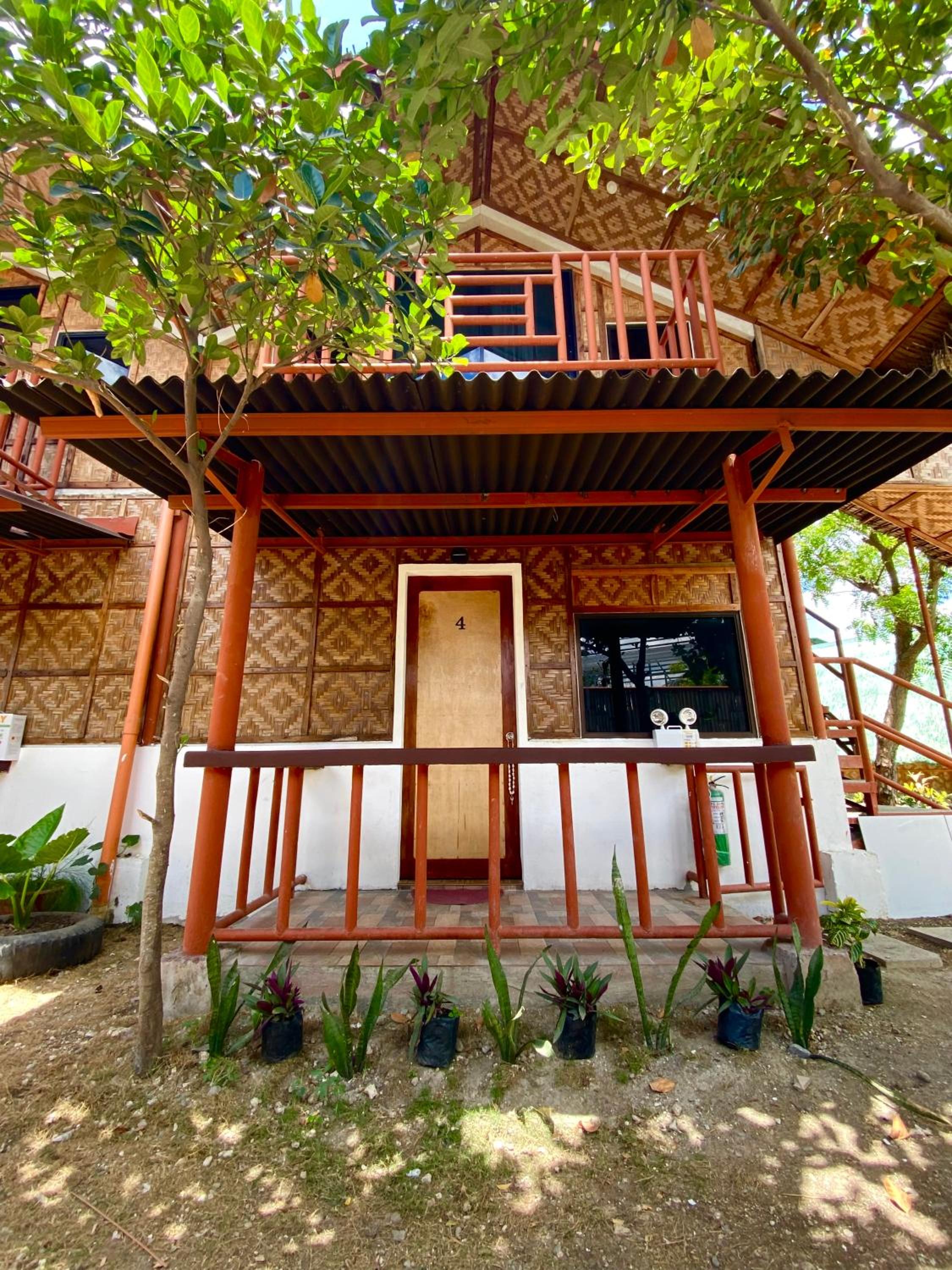 Moalboal Panagsama beach TopBudz Hostel