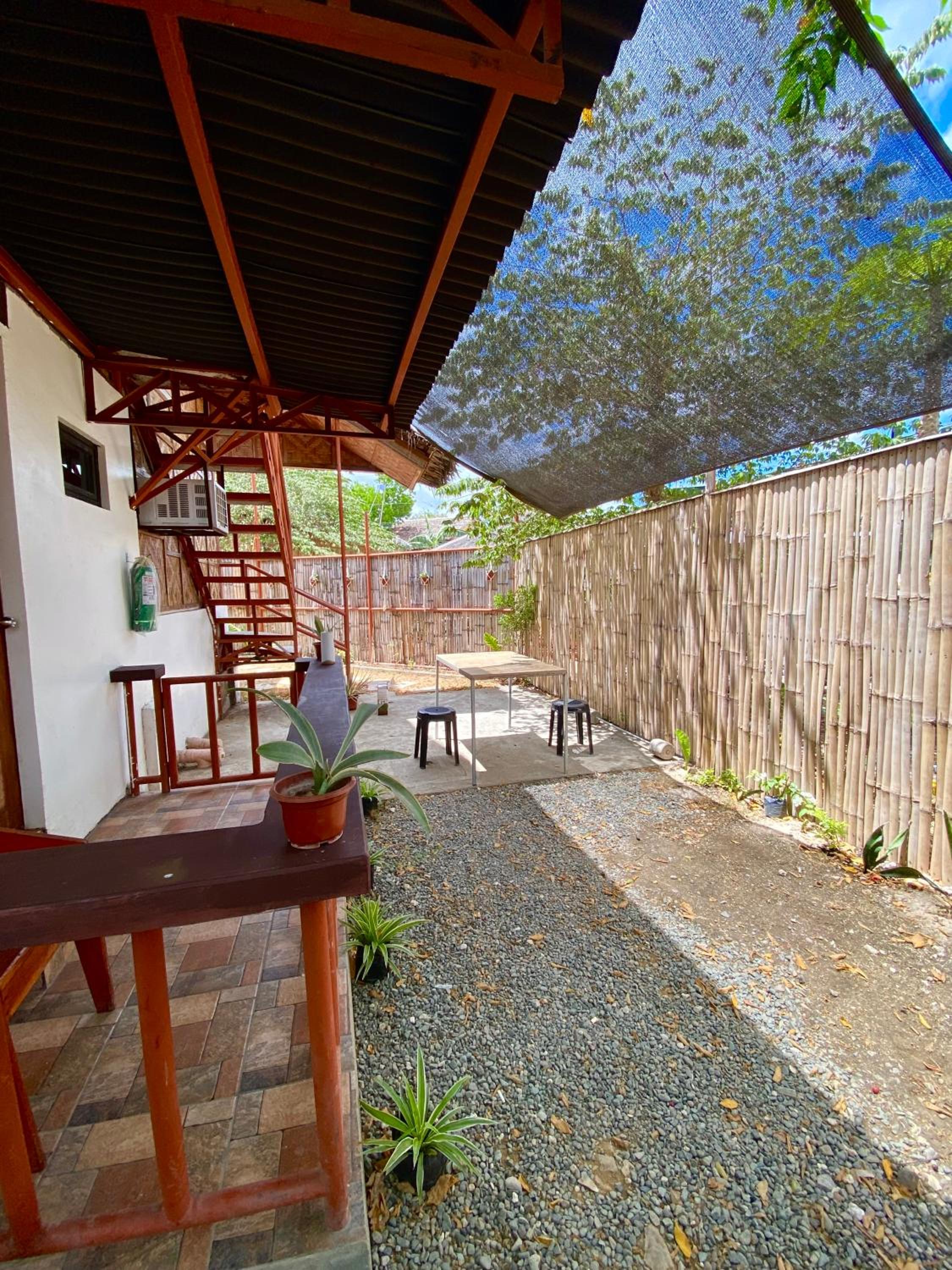 Moalboal Panagsama beach TopBudz Hostel