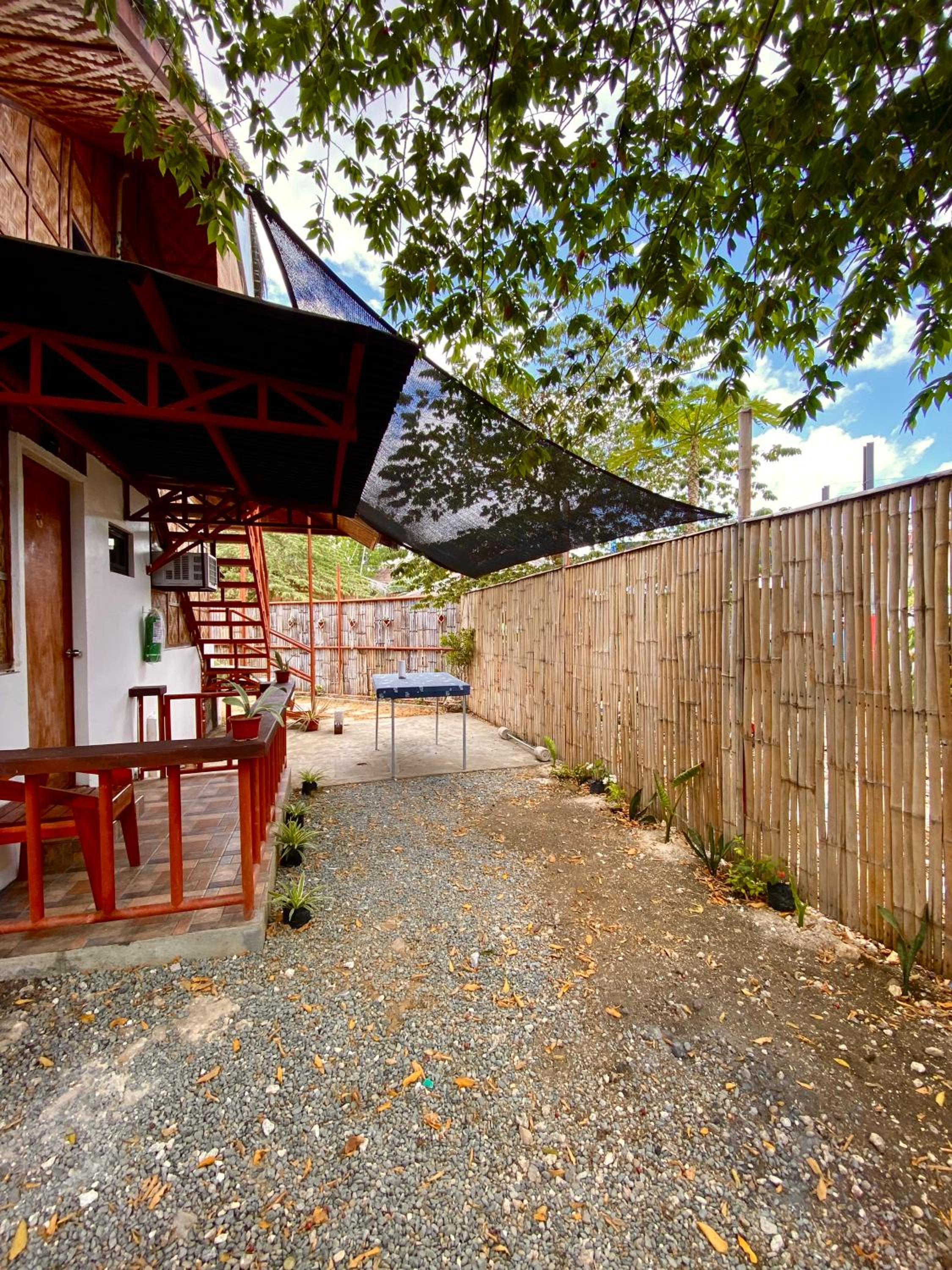 Moalboal Panagsama beach TopBudz Hostel
