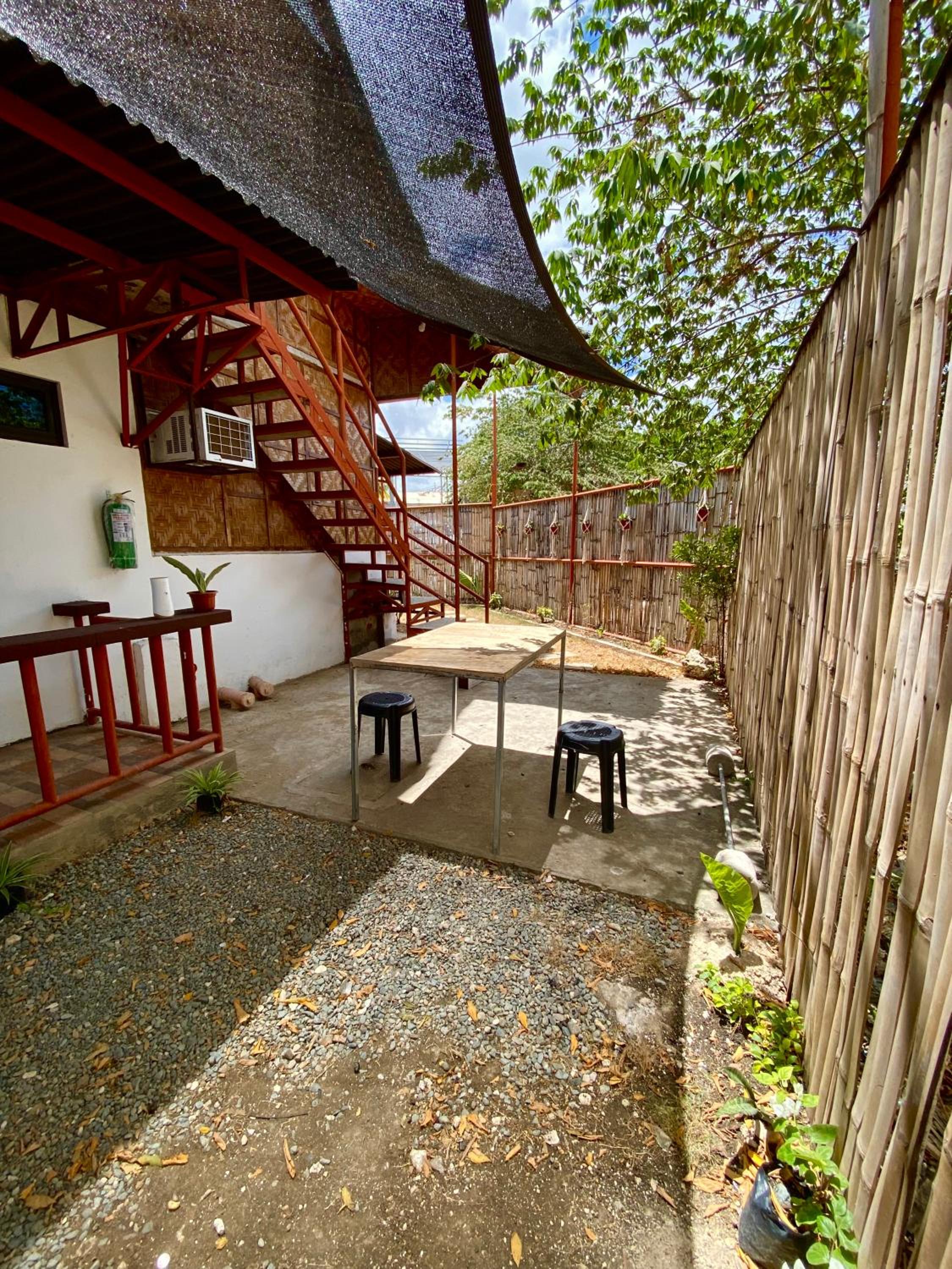 Moalboal Panagsama beach TopBudz Hostel