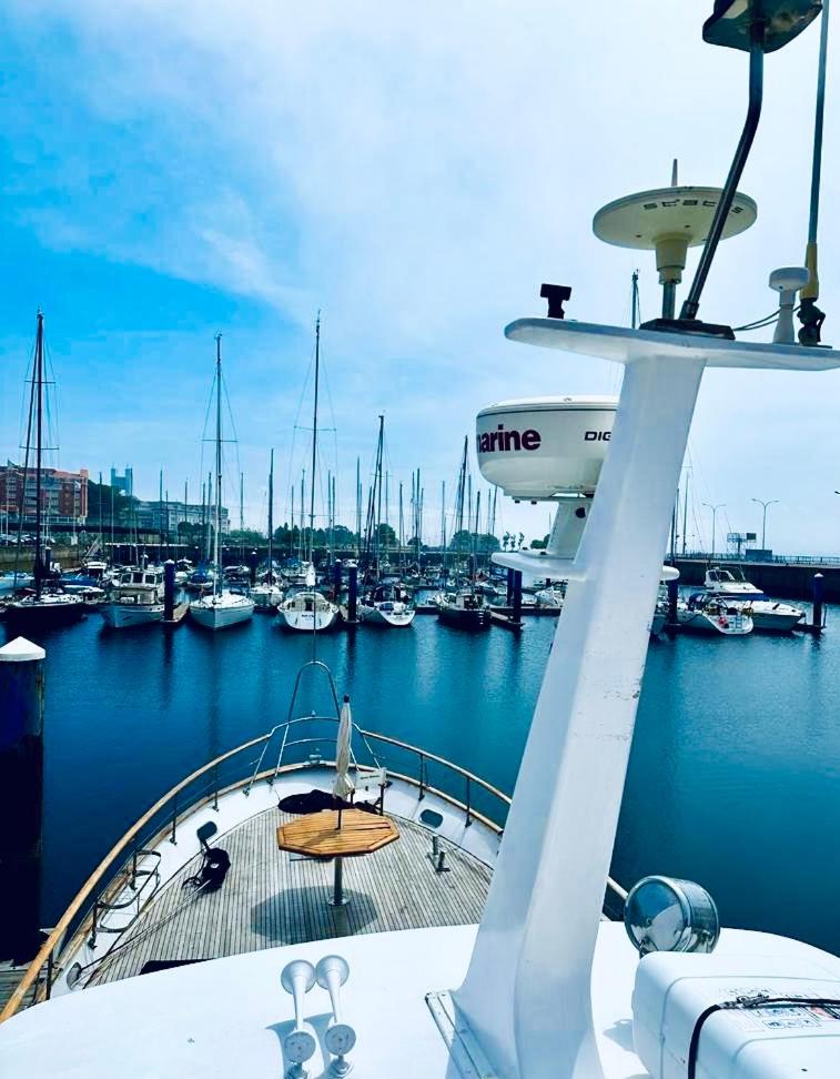BARCO CLASICO YATE OCEAN FALCON by ALBARARI Coruña De 1 a 6 personas en 3 camarotes en una localización exclusiva view 2
