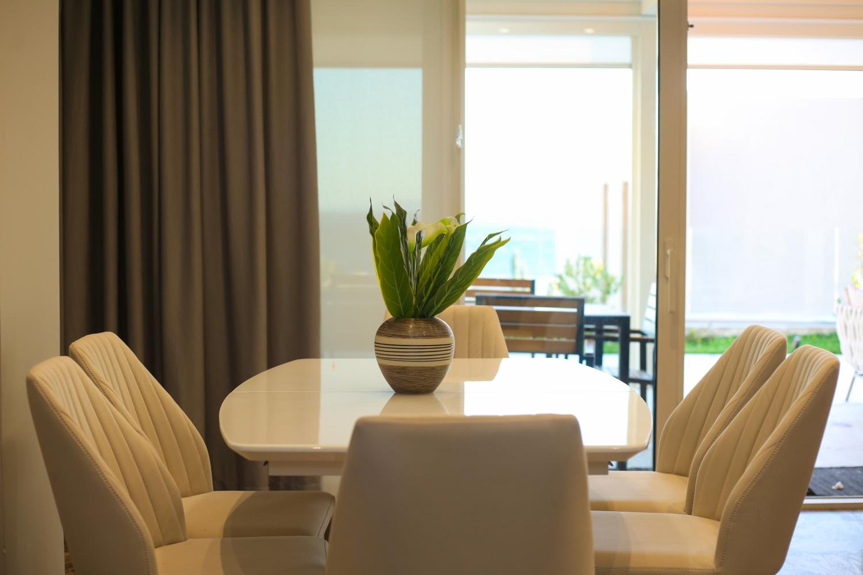 Luxurious 5 Bedroom Beach Villa
