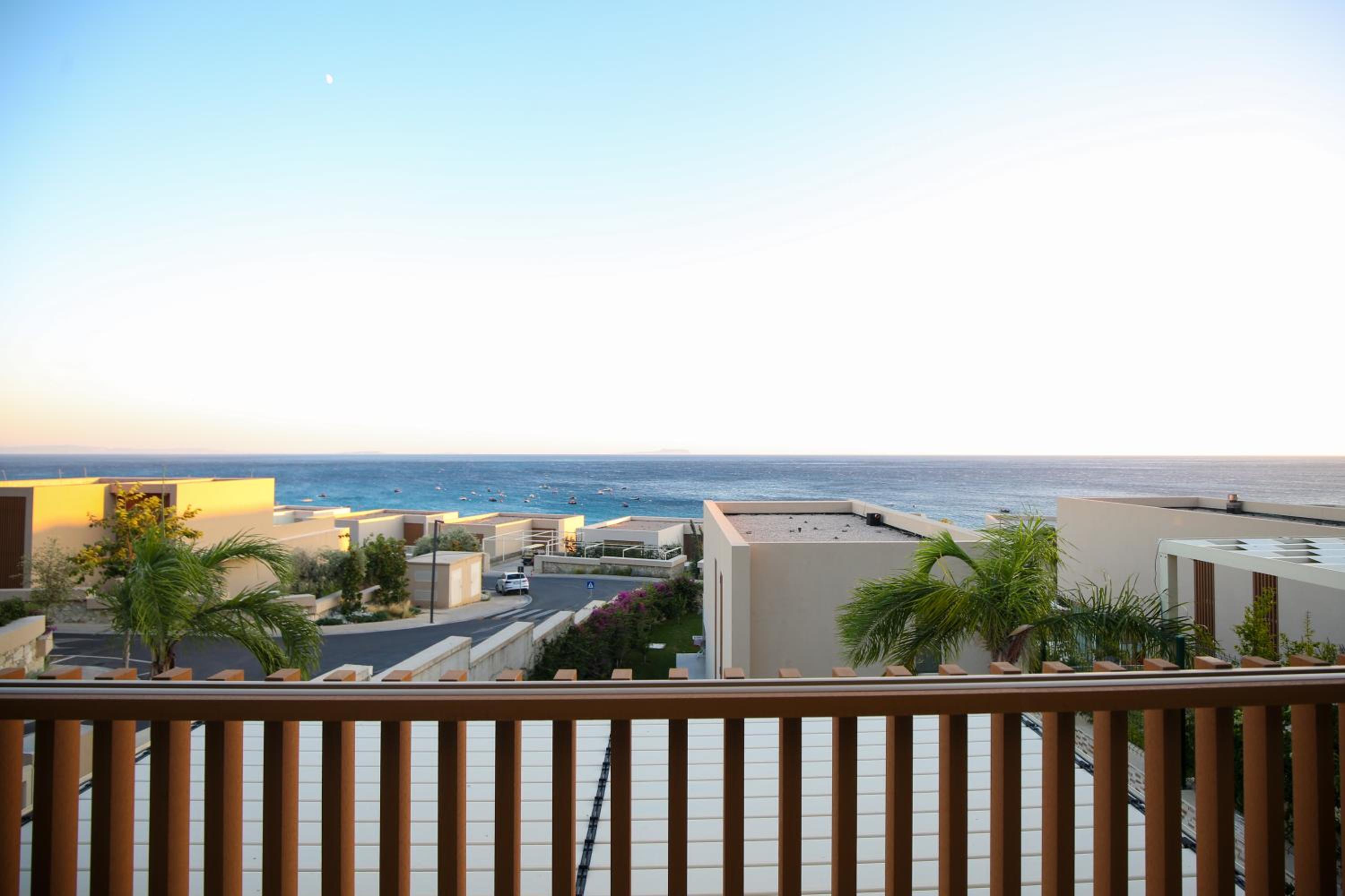 Luxurious 5 Bedroom Beach Villa