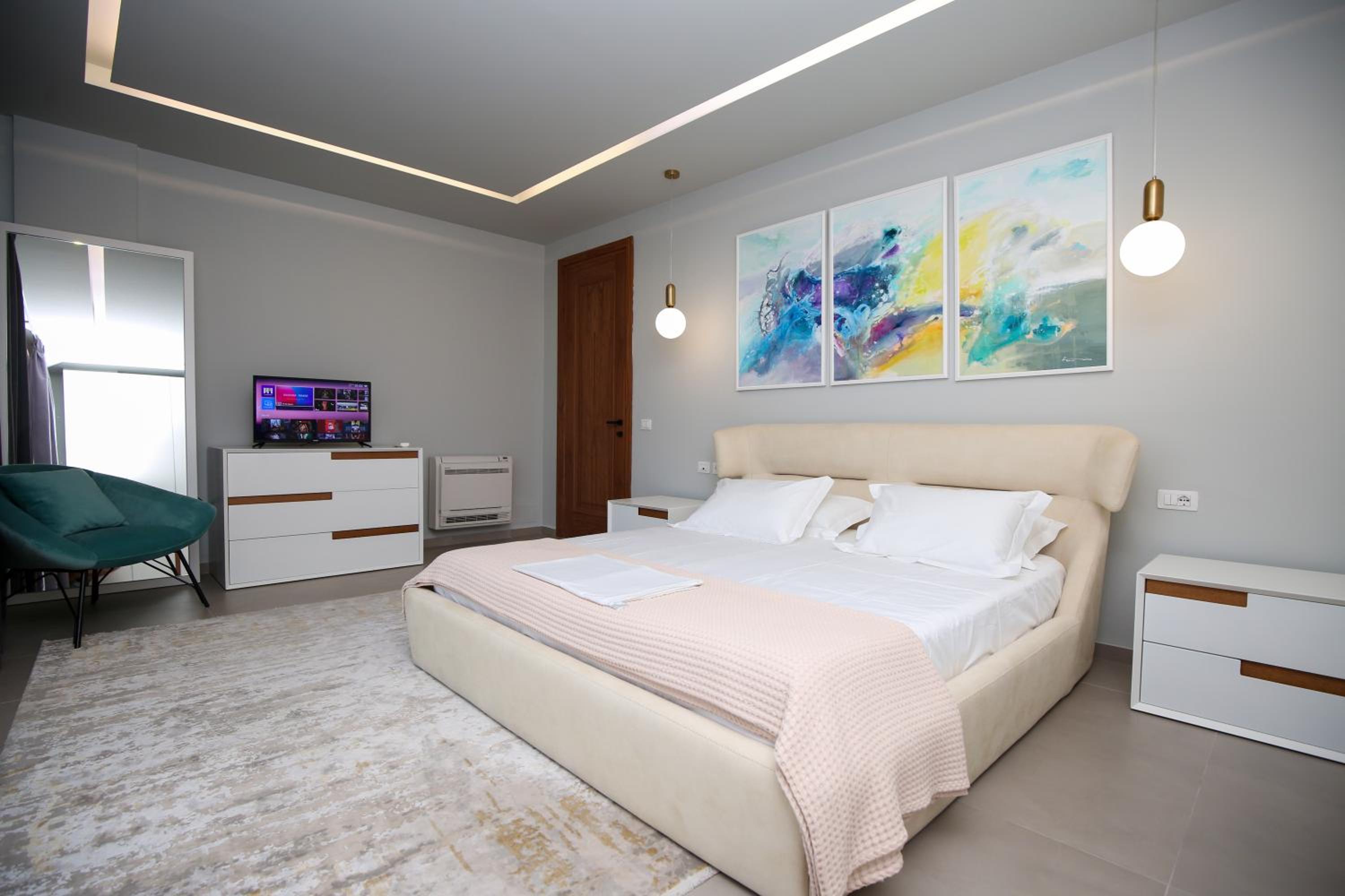 Luxurious 5 Bedroom Beach Villa