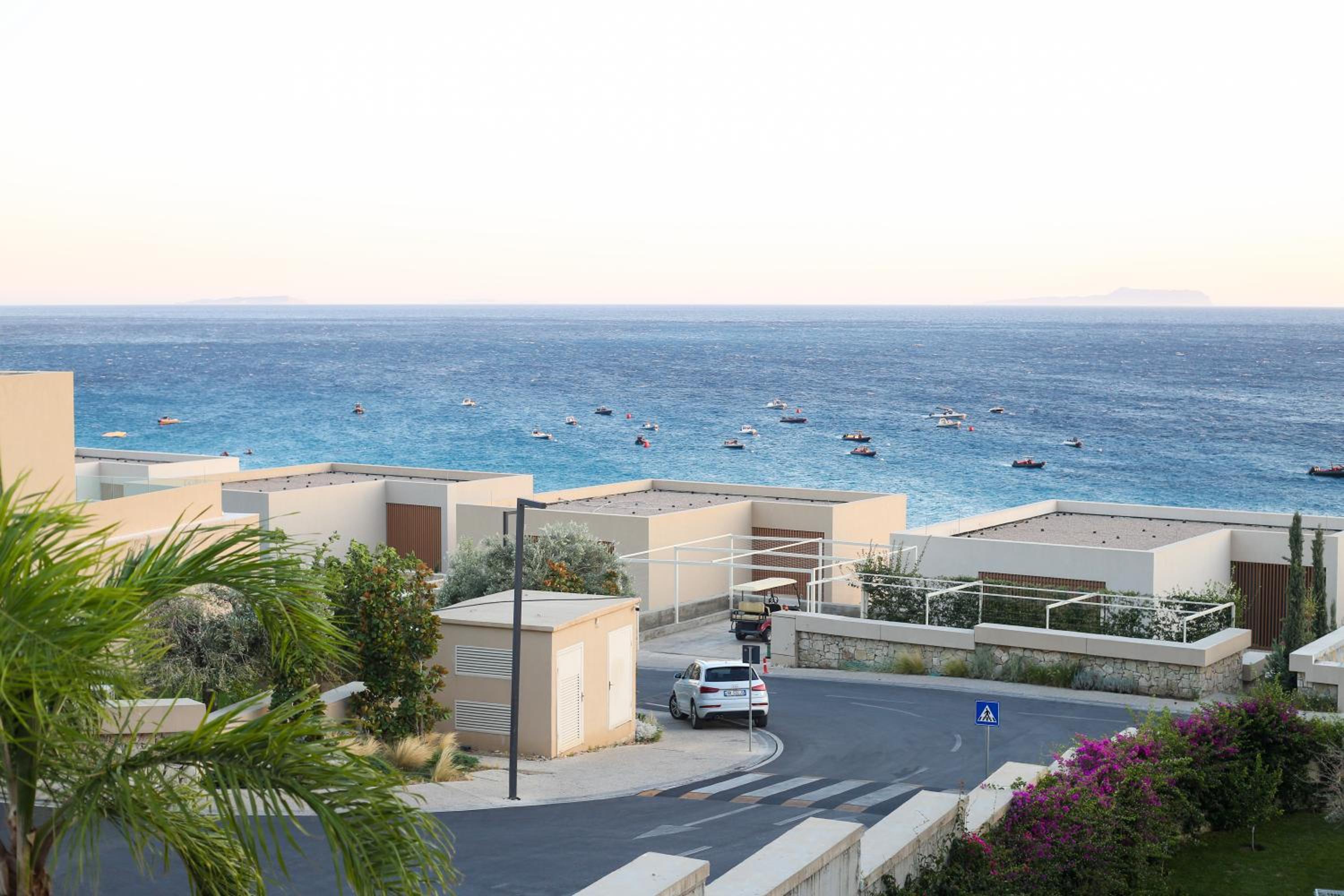 Luxurious 5 Bedroom Beach Villa