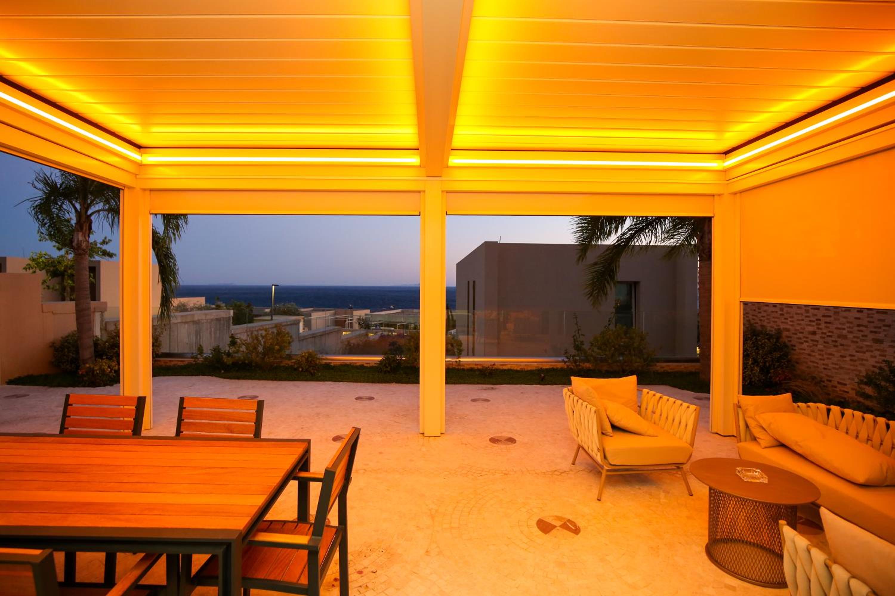 Luxurious 5 Bedroom Beach Villa