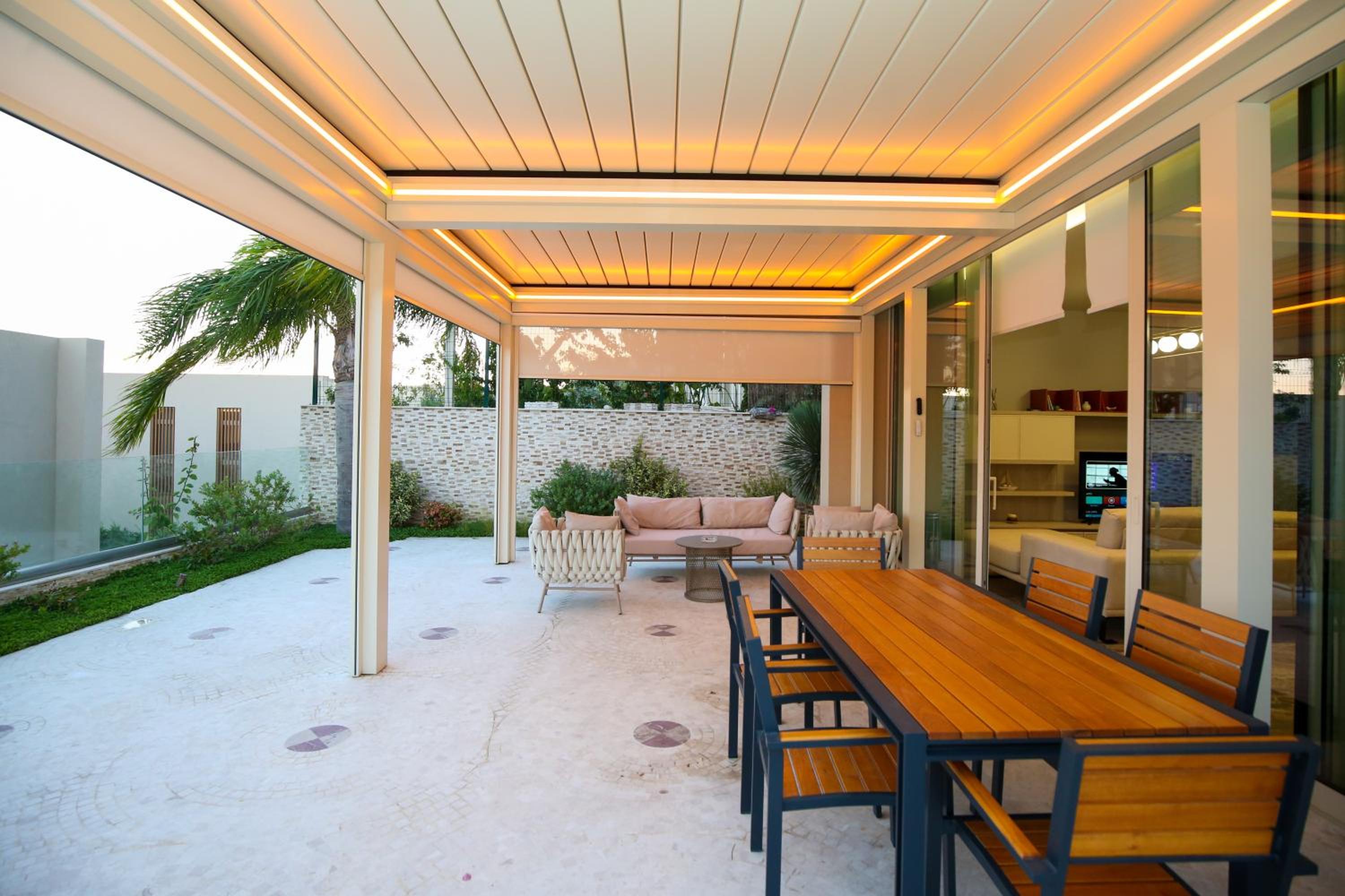 Luxurious 5 Bedroom Beach Villa